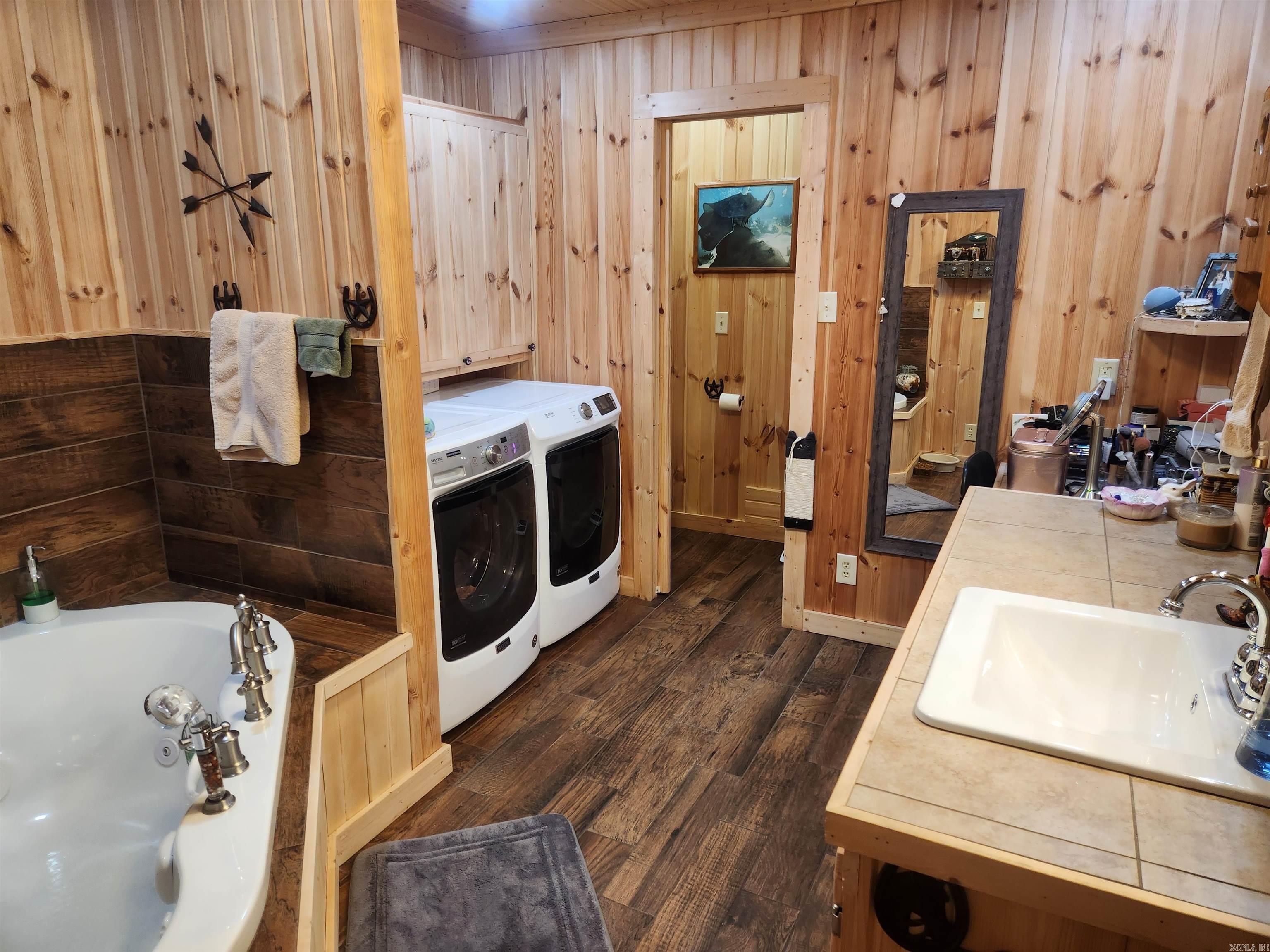110 E Walker  Ozark, AR