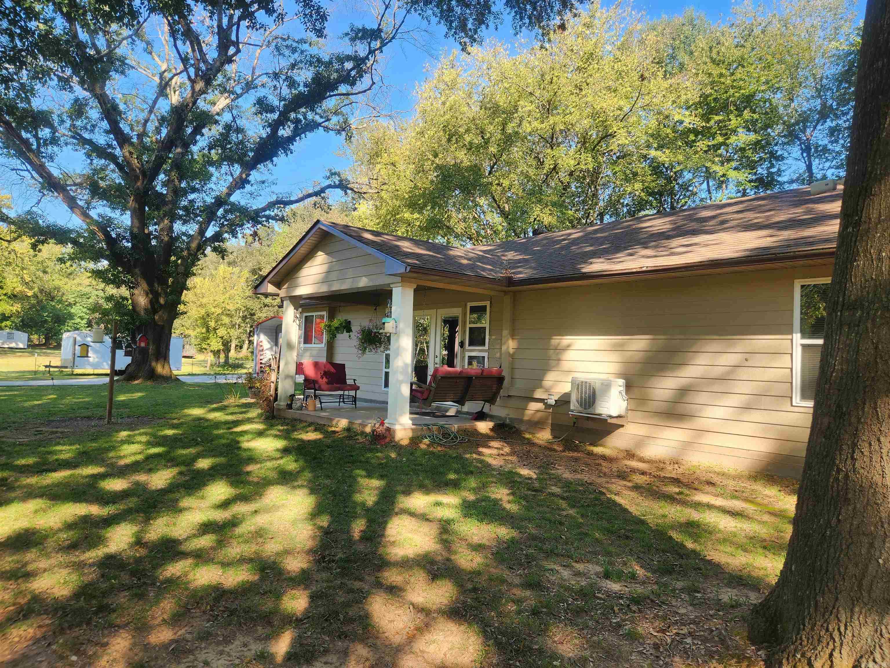 110 E Walker  Ozark, AR