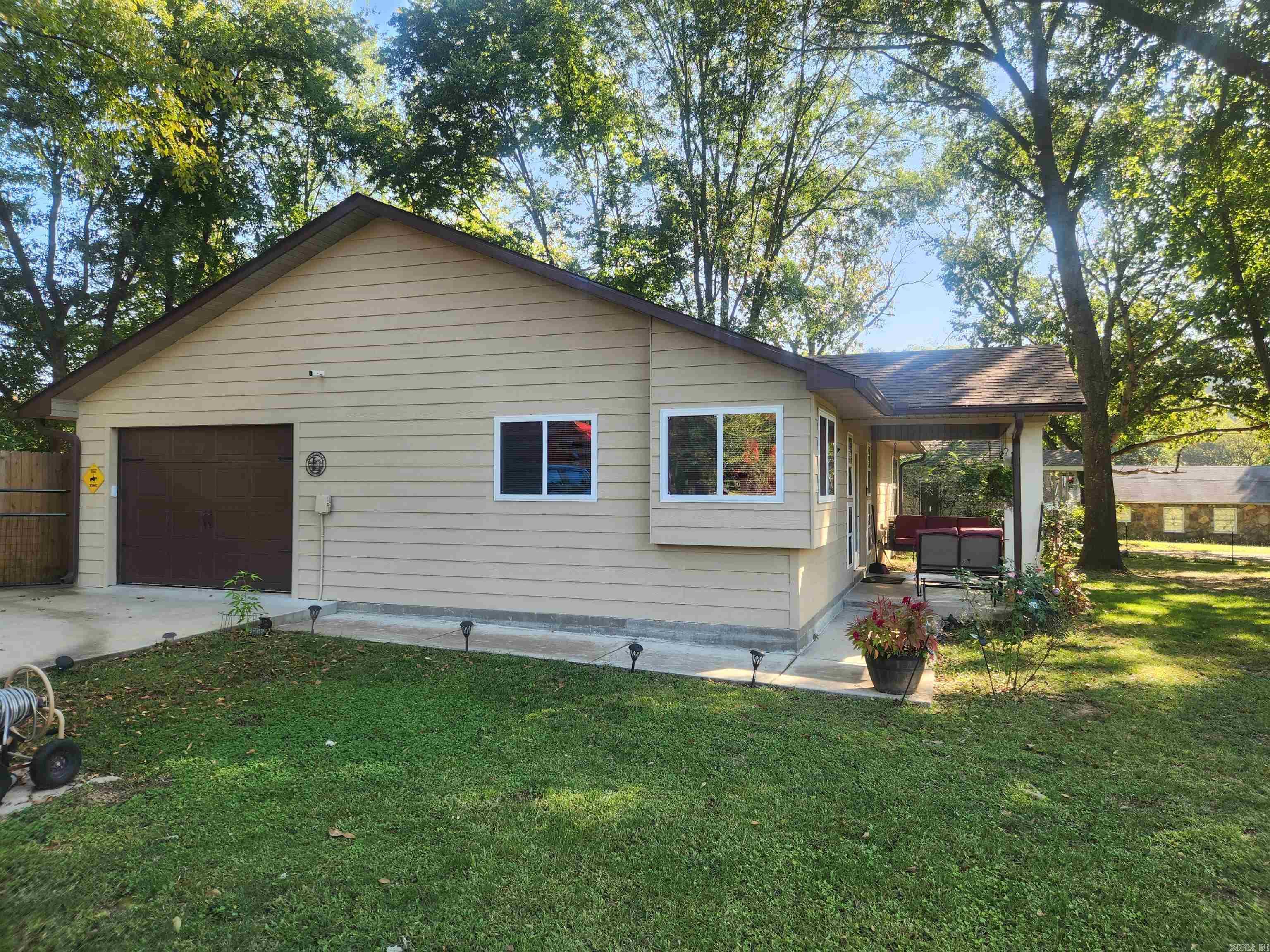 110 E Walker  Ozark, AR