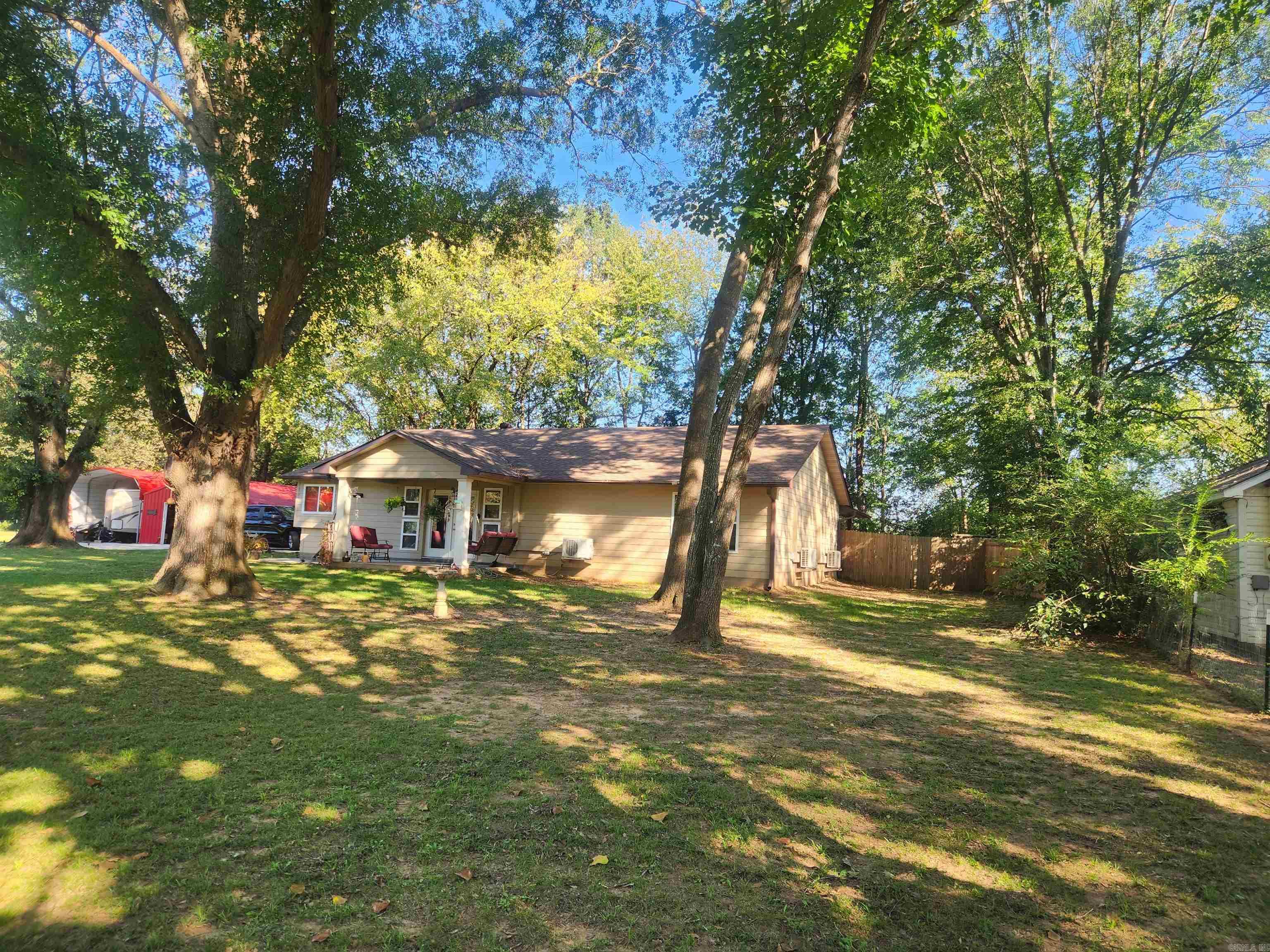 110 E Walker  Ozark, AR