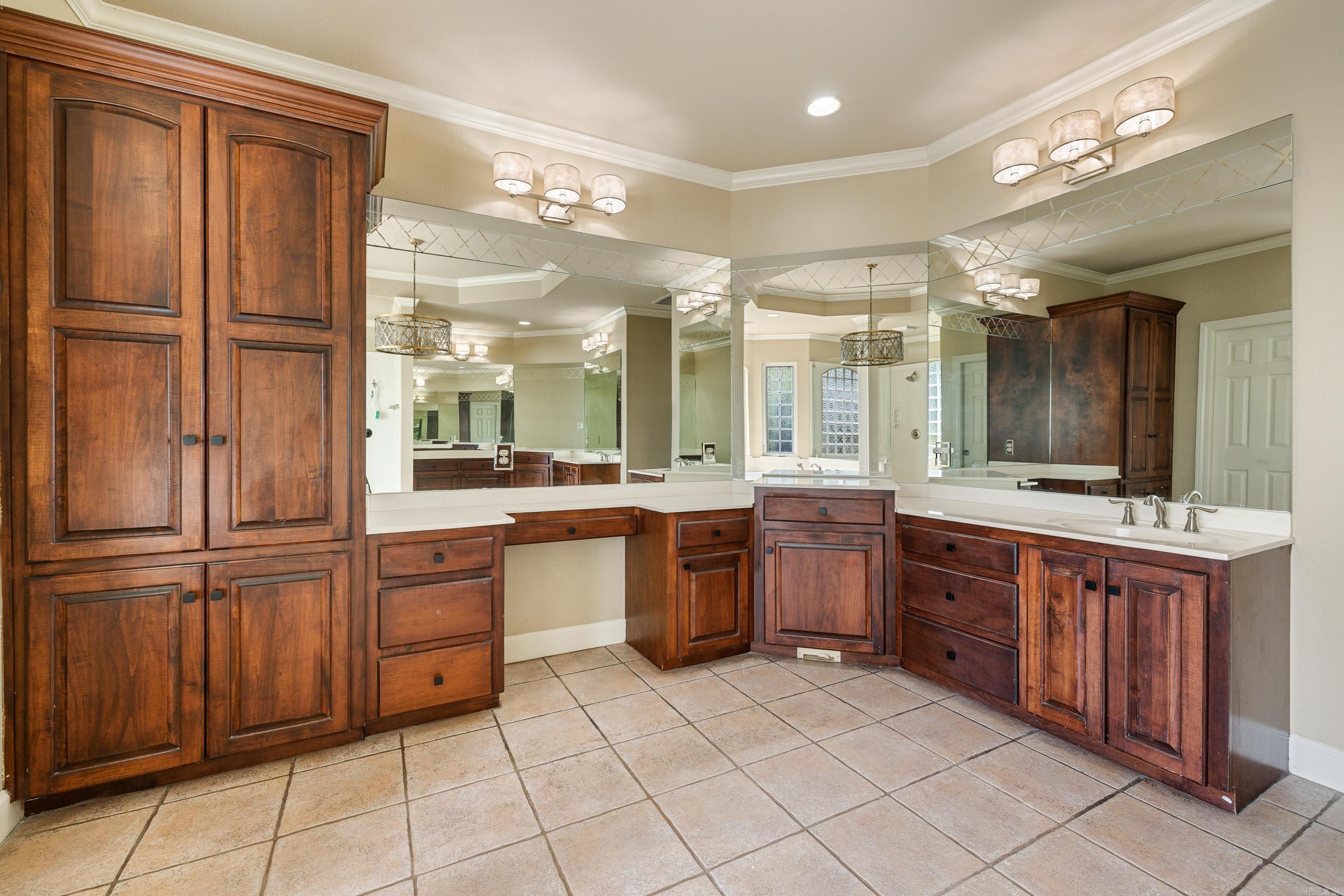 5006 Colonial  Benton, AR