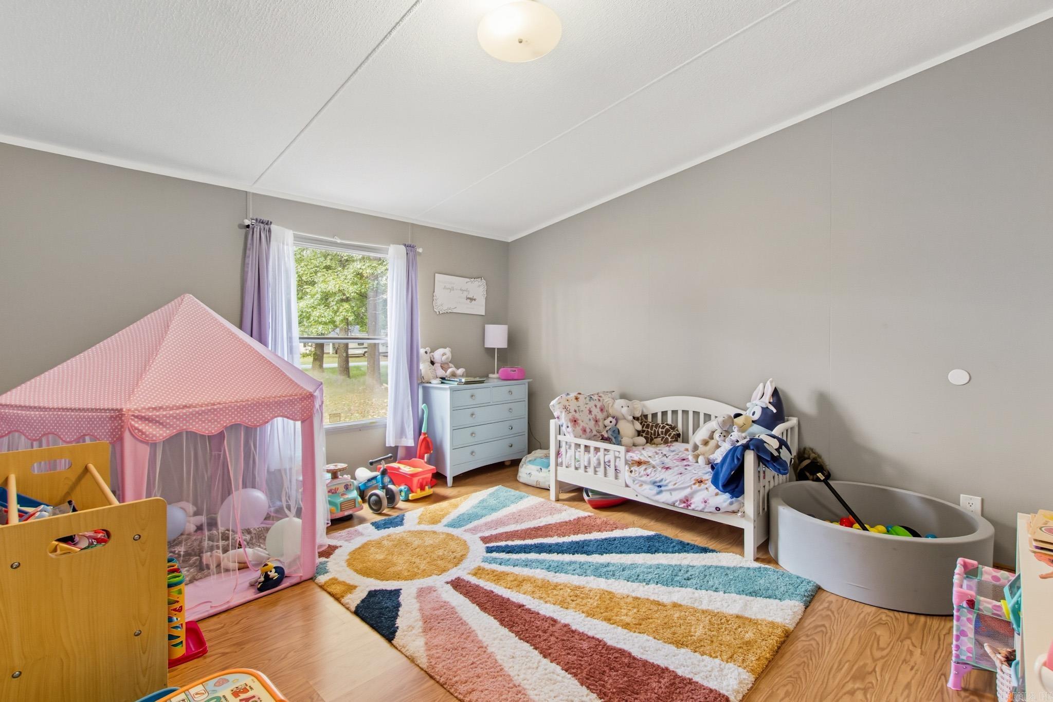 19 Opal  Ward, AR