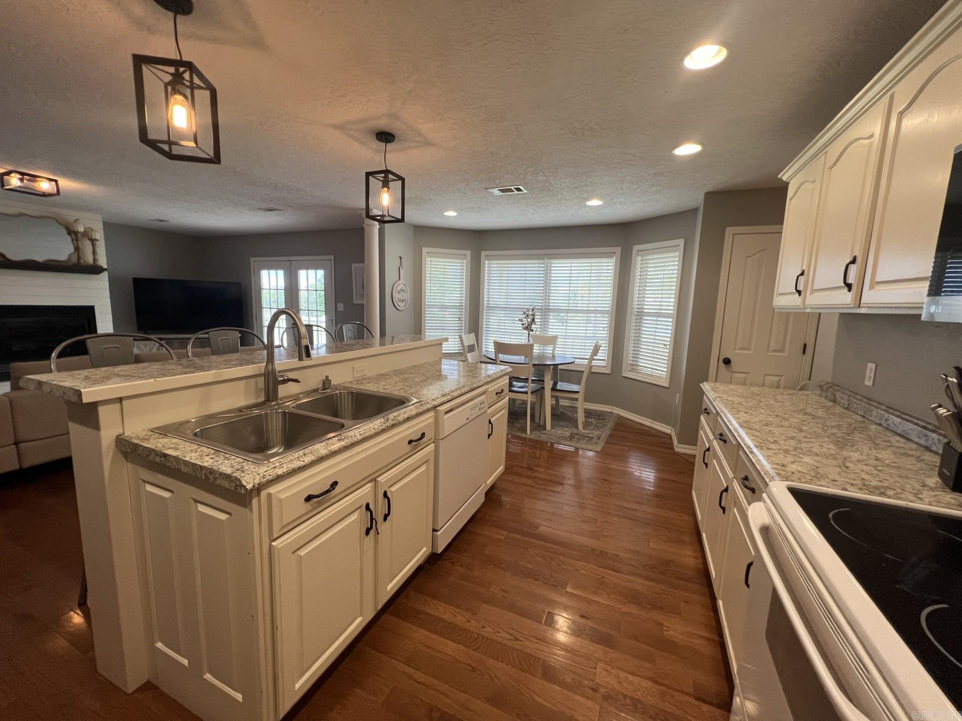 194 Harry Rd.  Batesville, AR