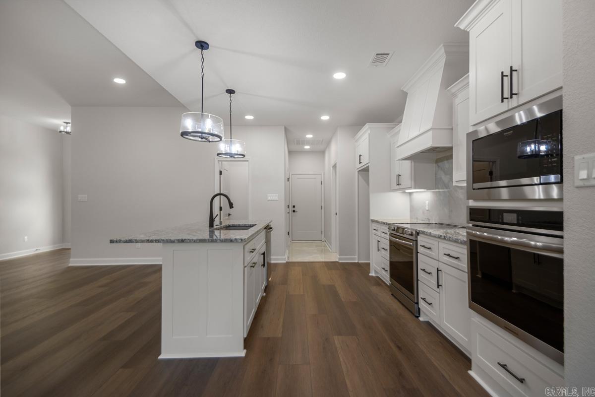 1000 Duke  Bauxite, AR