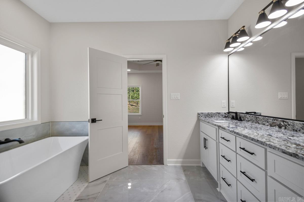 1000 Duke  Bauxite, AR