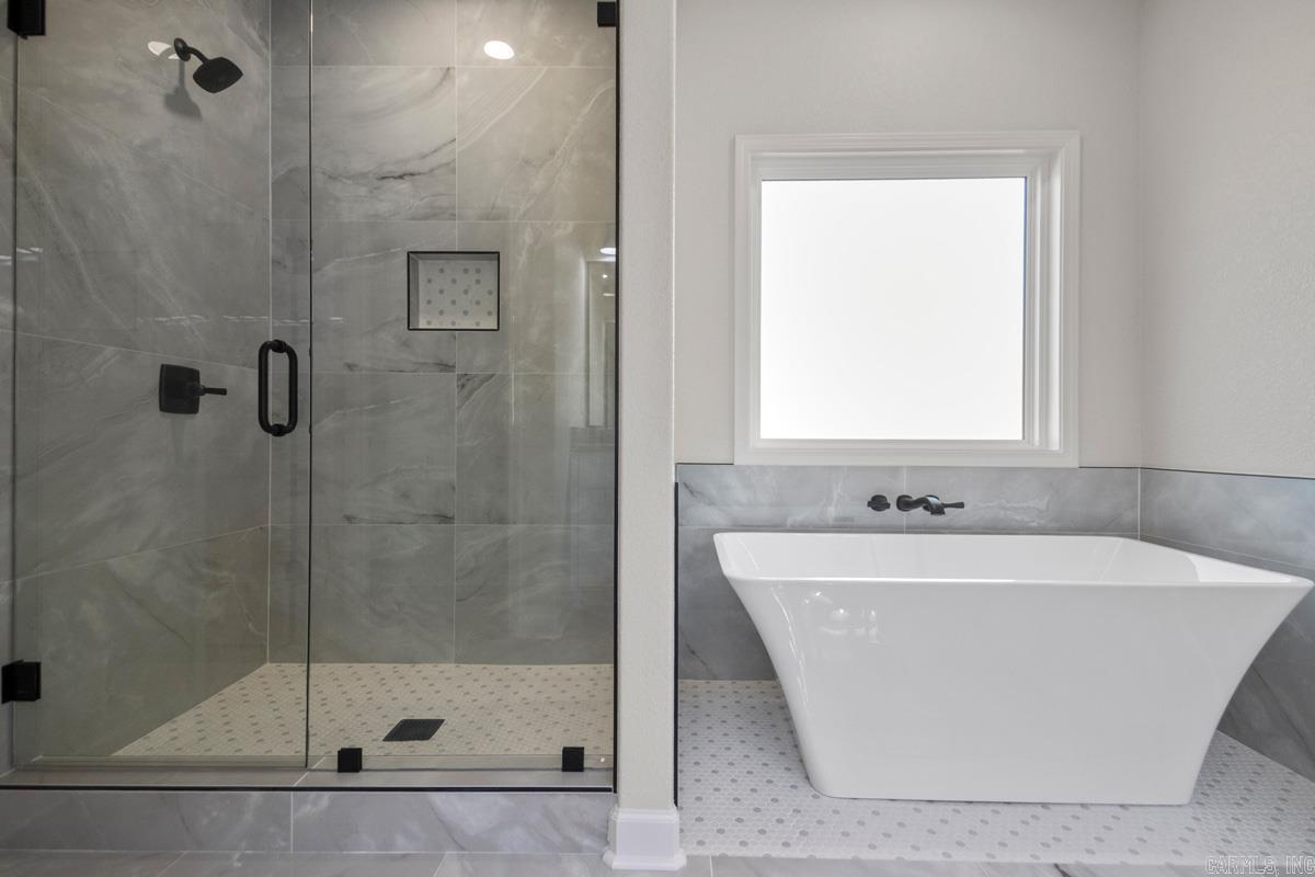 1000 Duke  Bauxite, AR