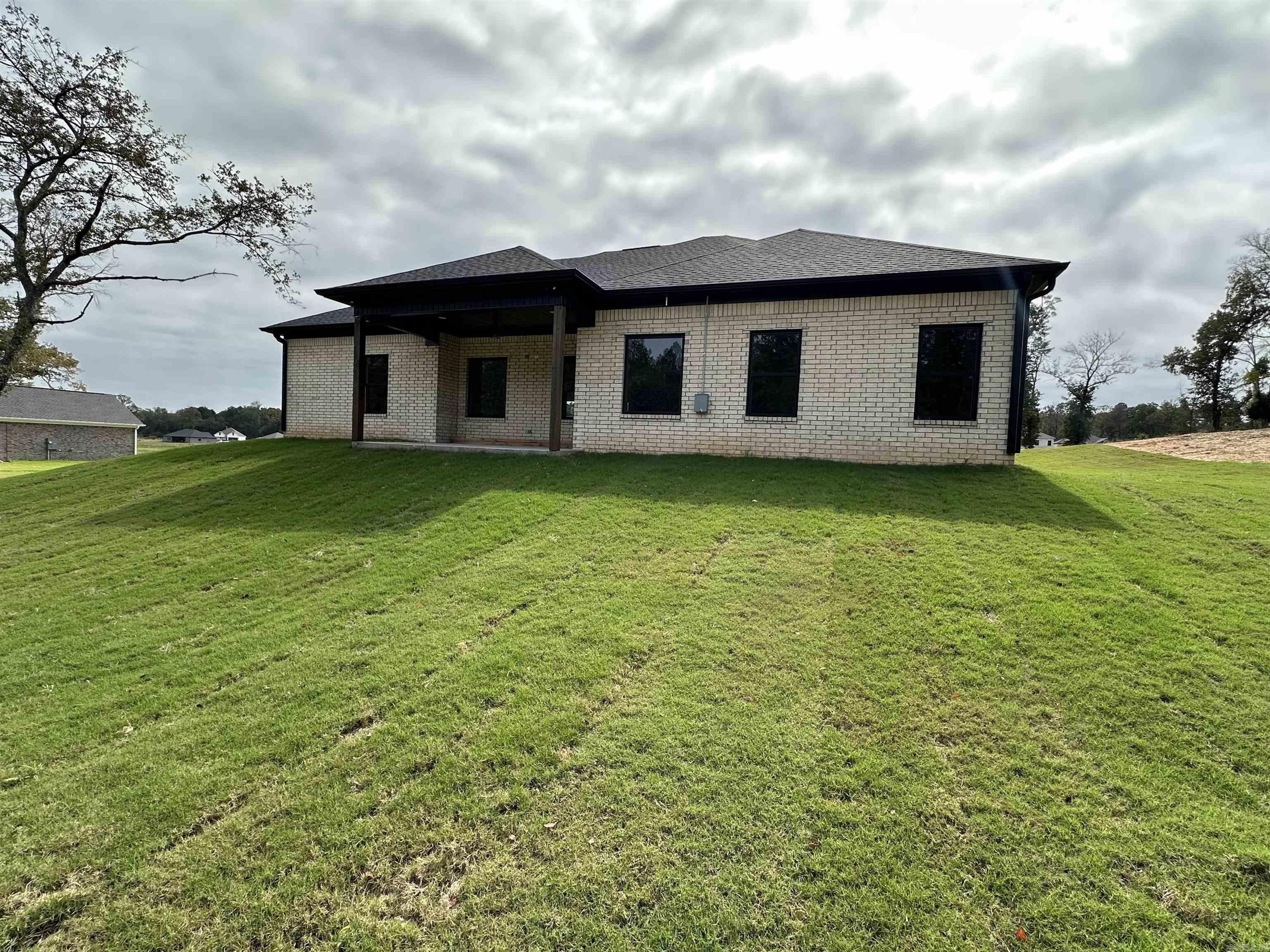 1000 Duke  Bauxite, AR