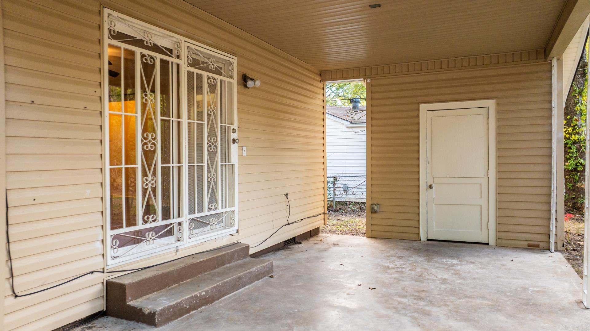2600 S Van Buren  Little Rock, AR