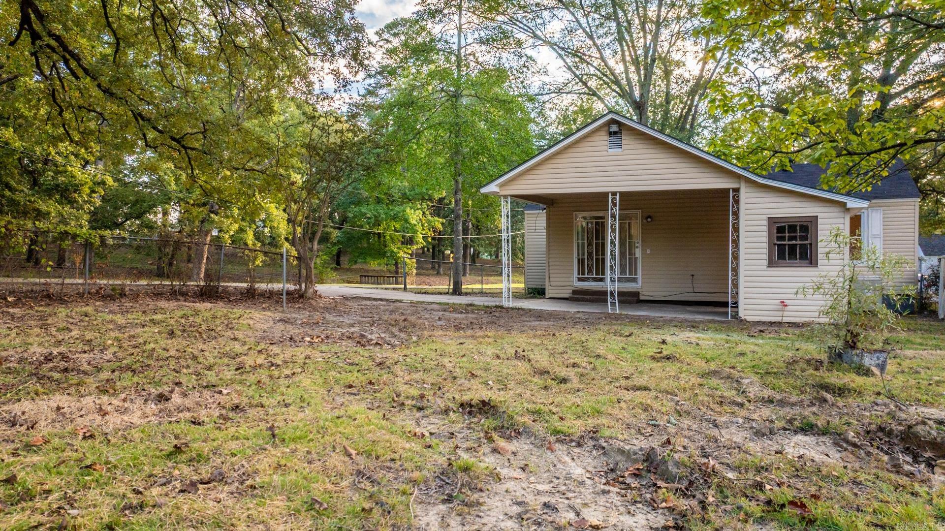 2600 S Van Buren  Little Rock, AR