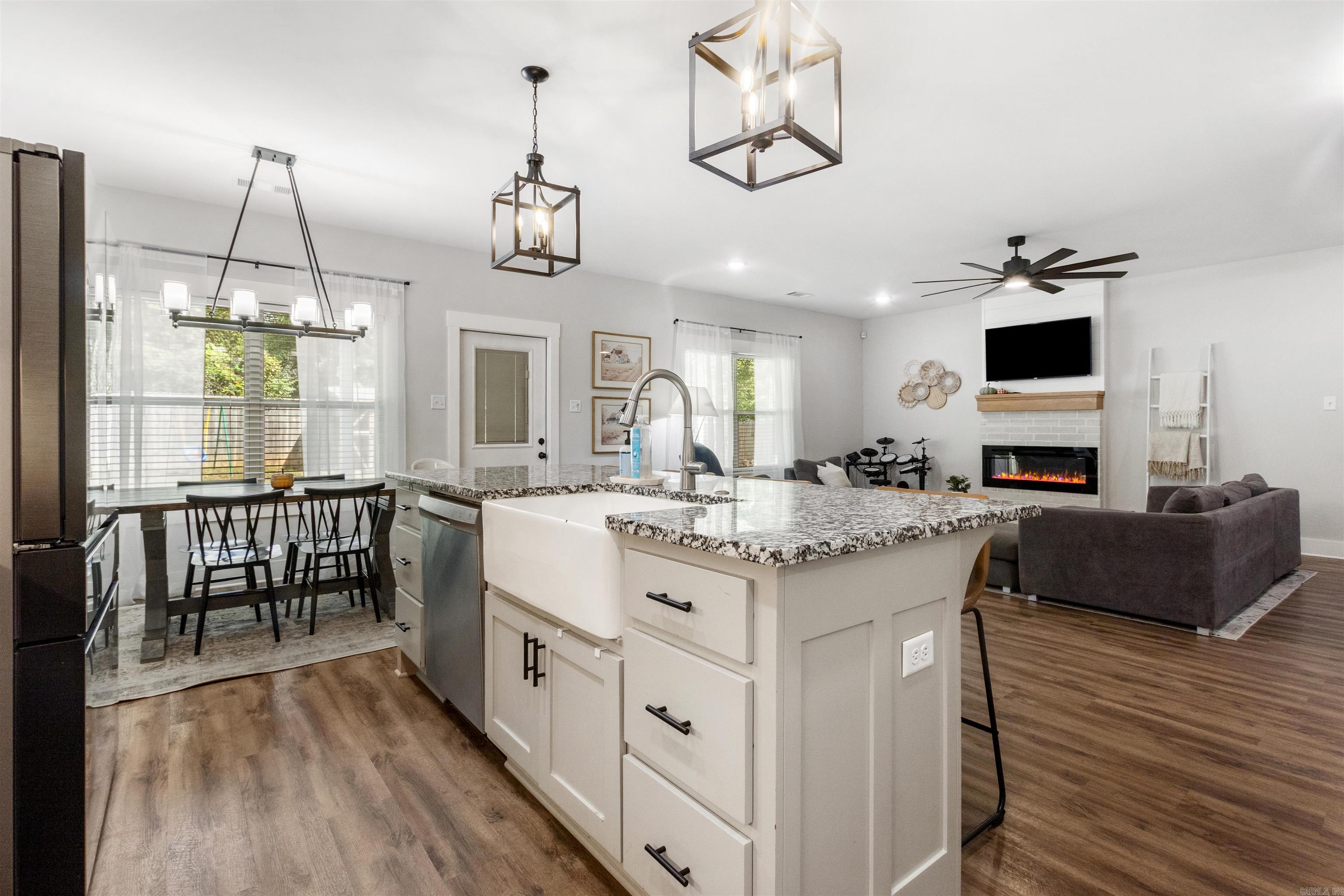 12 Raspberry  Cabot, AR