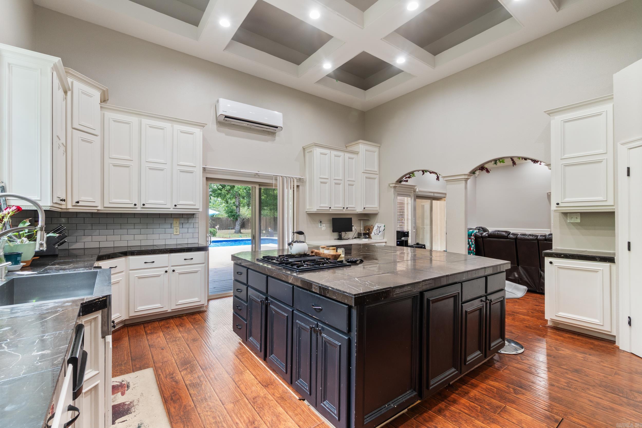 1045 Scarlett  Bauxite, AR