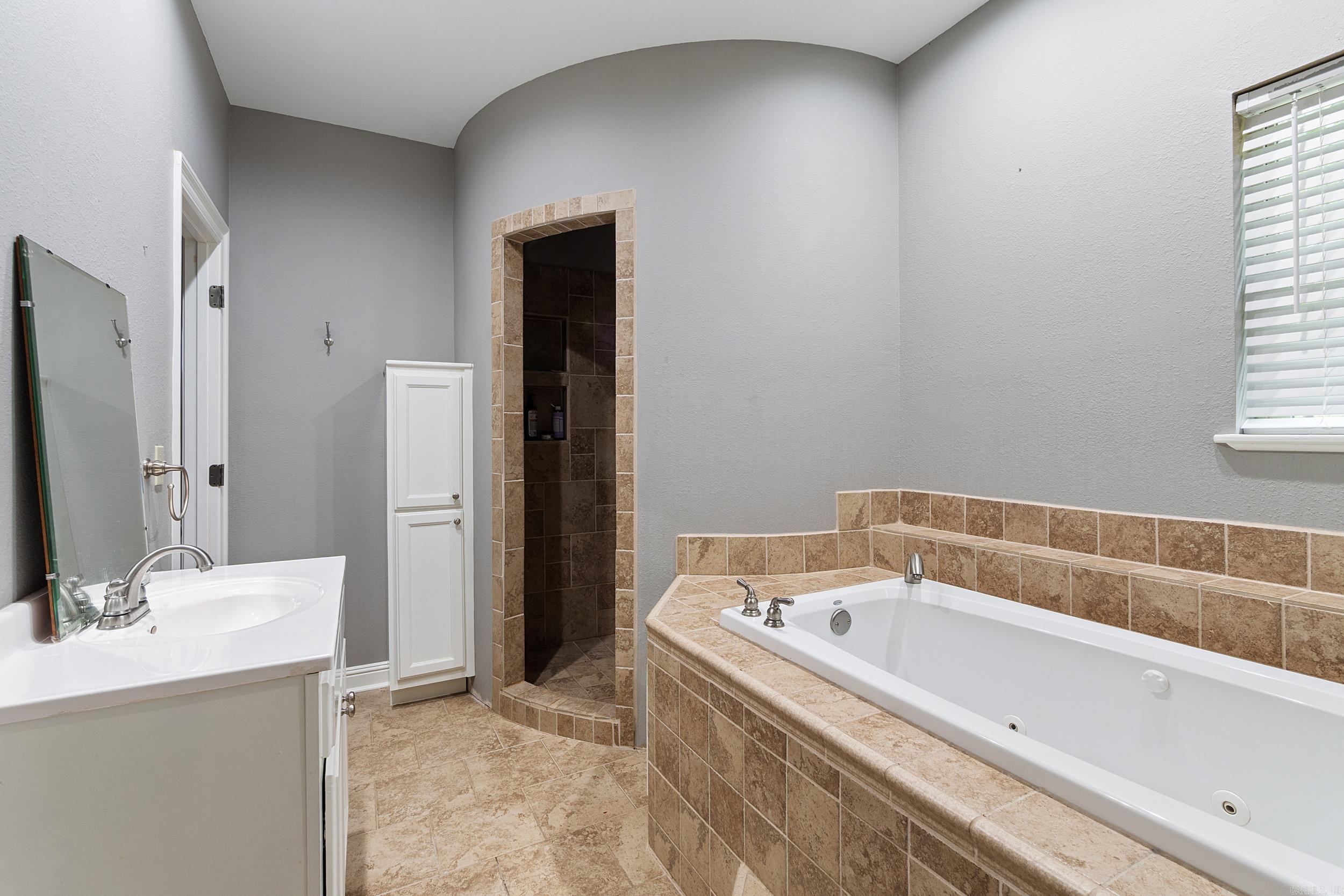 1045 Scarlett  Bauxite, AR