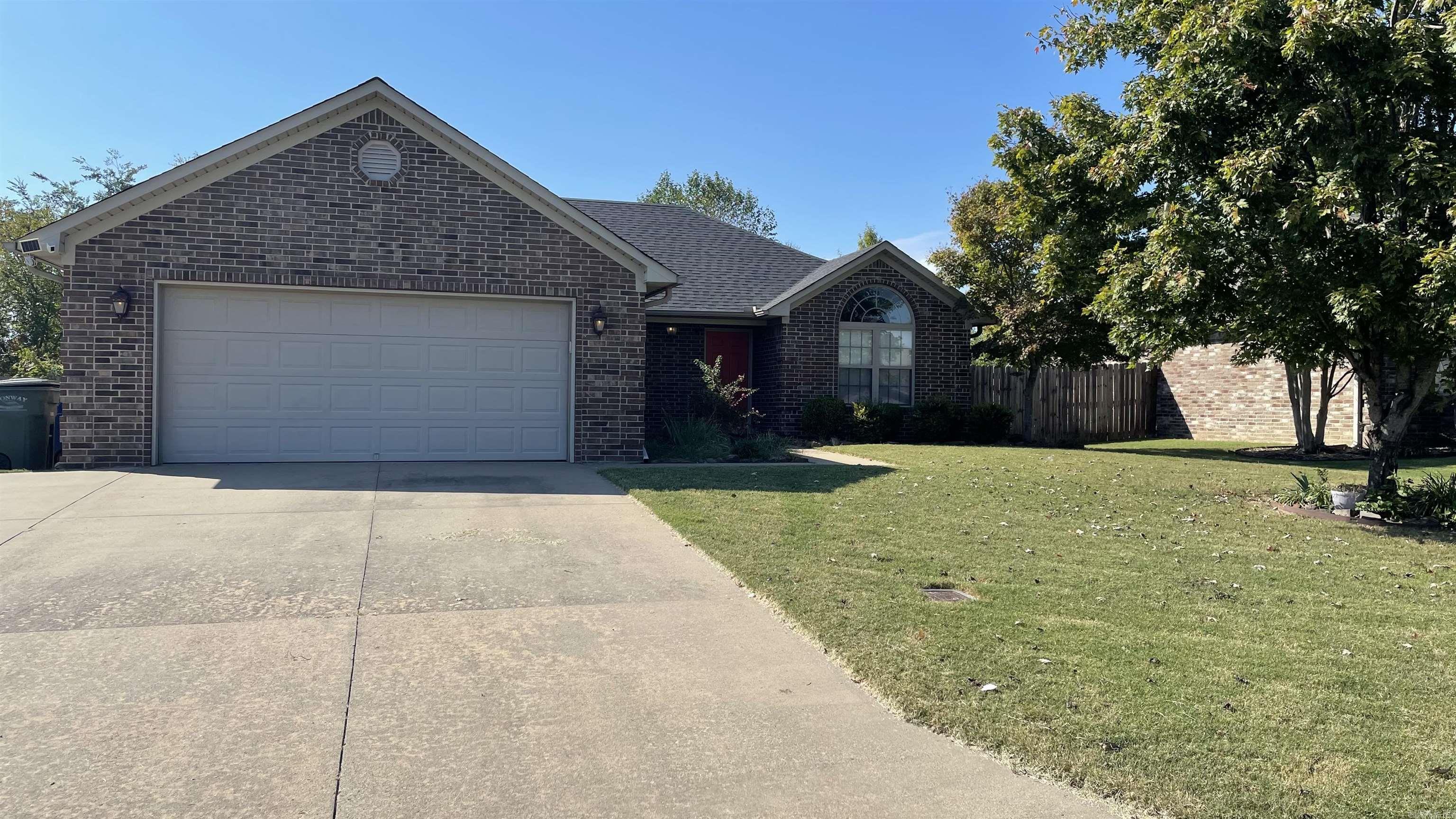 1435 Maddox  Conway, AR