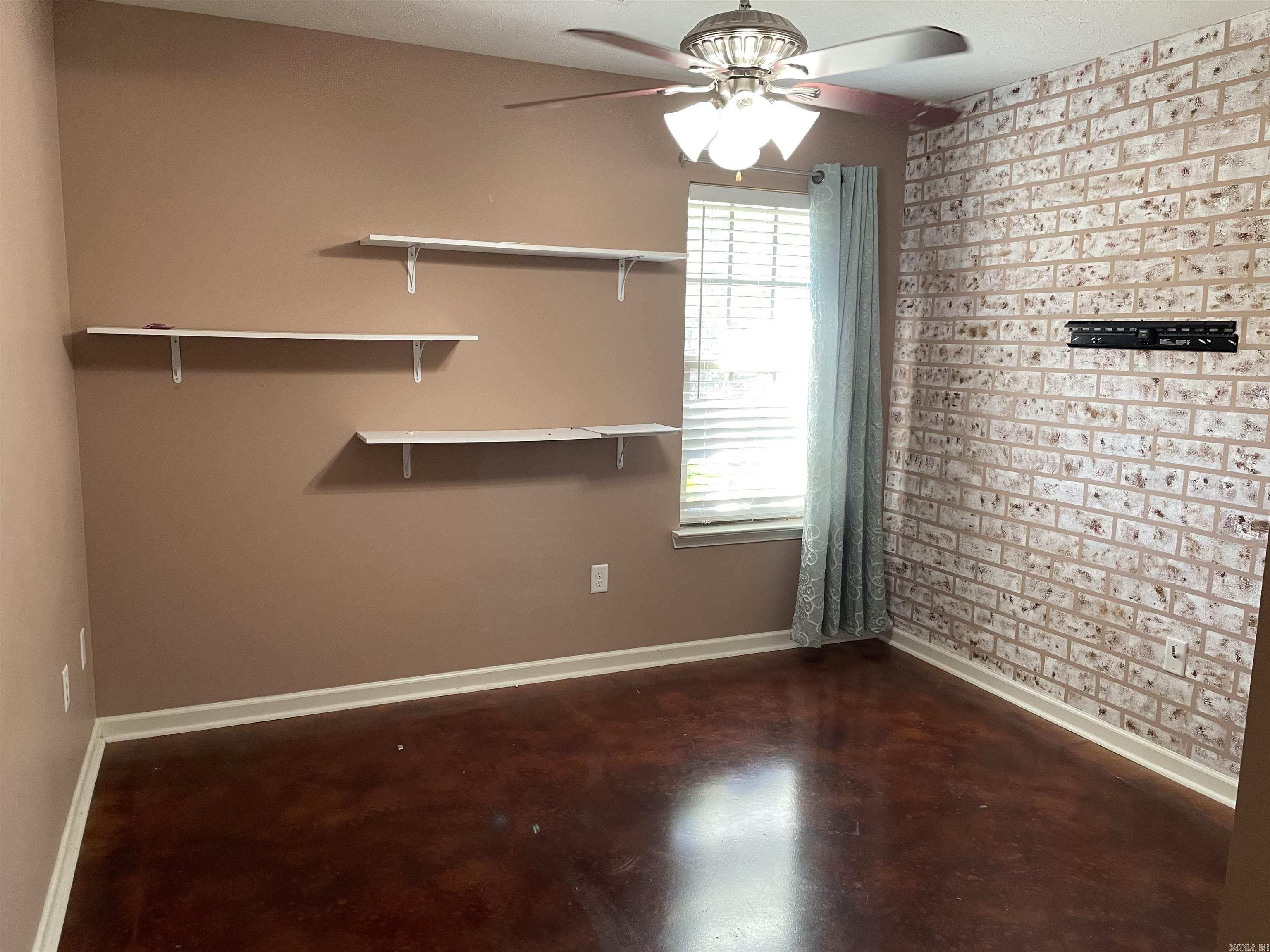 1435 Maddox  Conway, AR