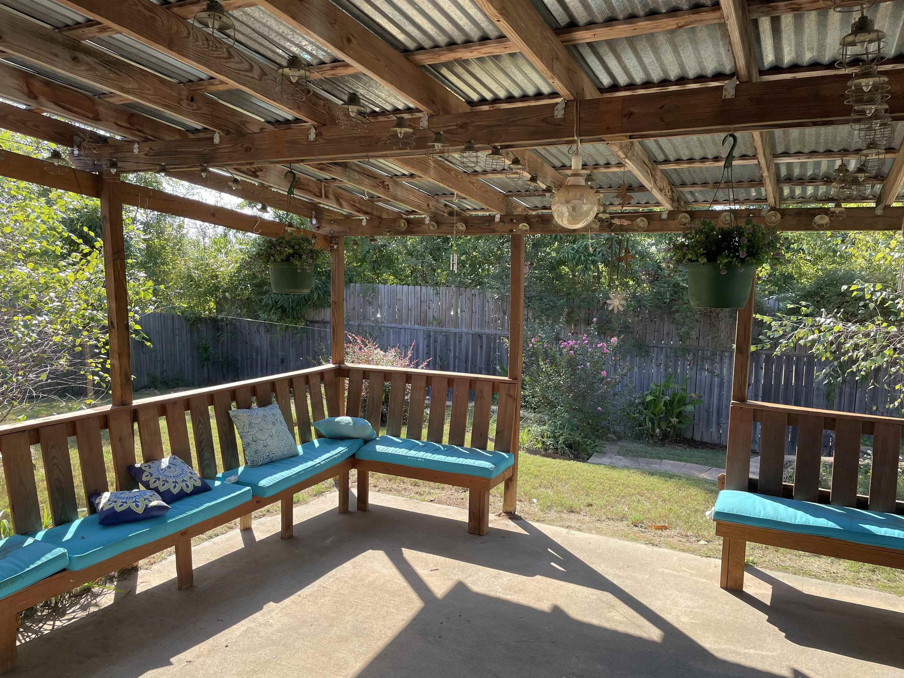 1435 Maddox  Conway, AR