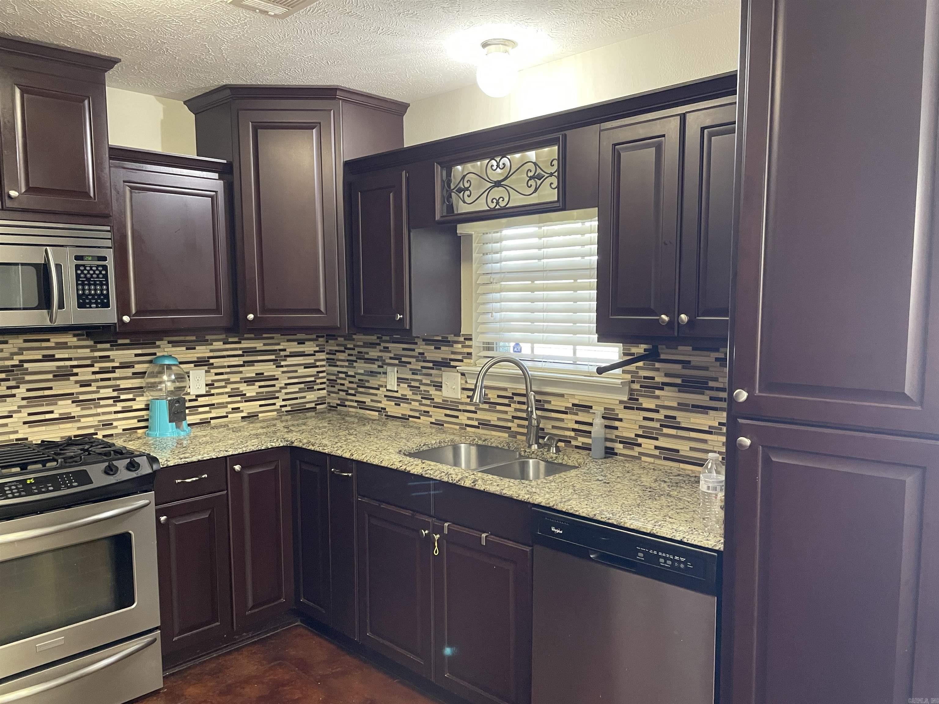 1435 Maddox  Conway, AR