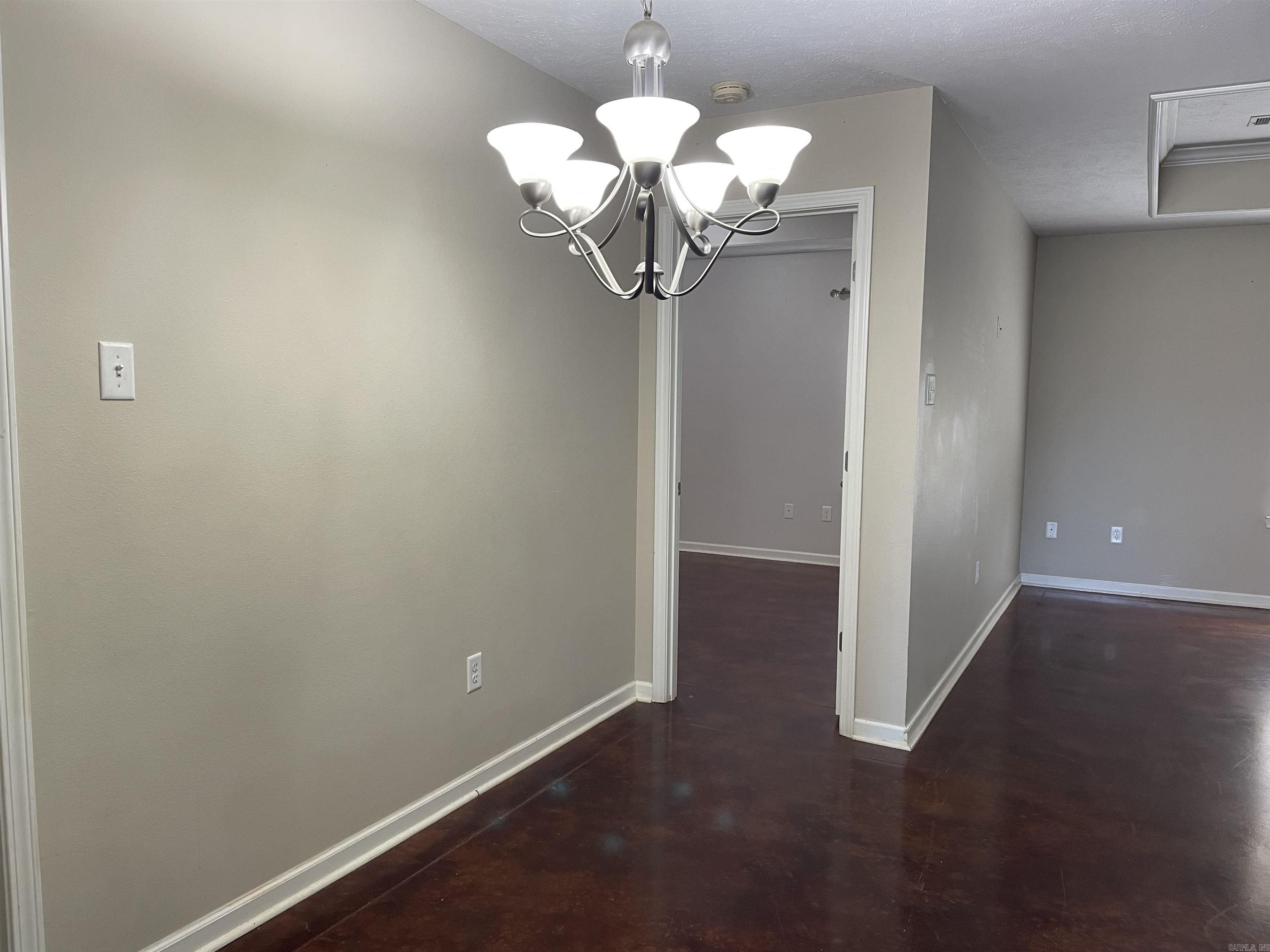 1435 Maddox  Conway, AR