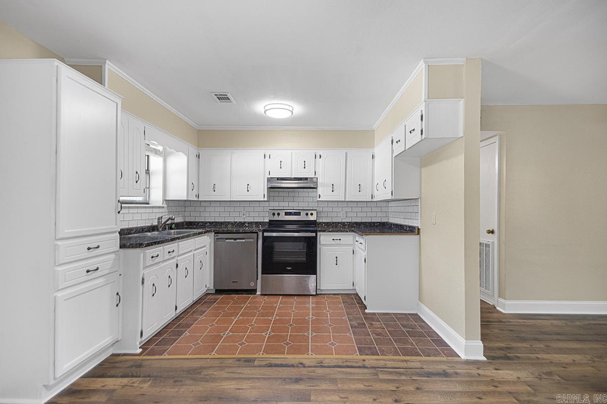 64 ST JOHN ST  Cabot, AR