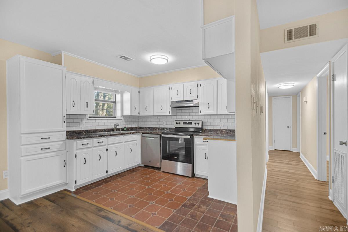 64 ST JOHN ST  Cabot, AR