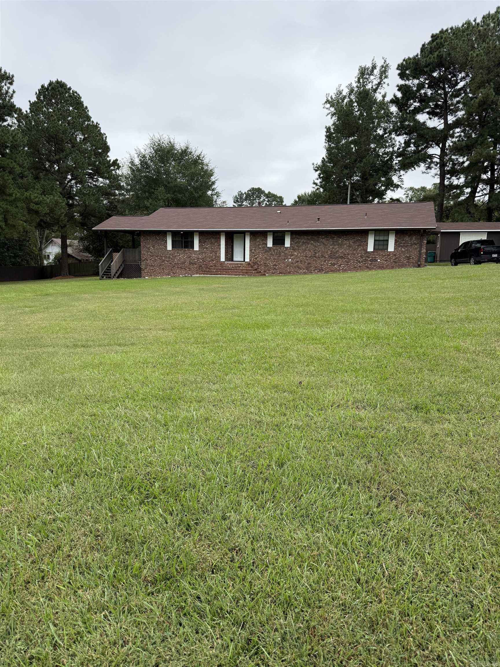 1113 W Sunset  Nashville, AR