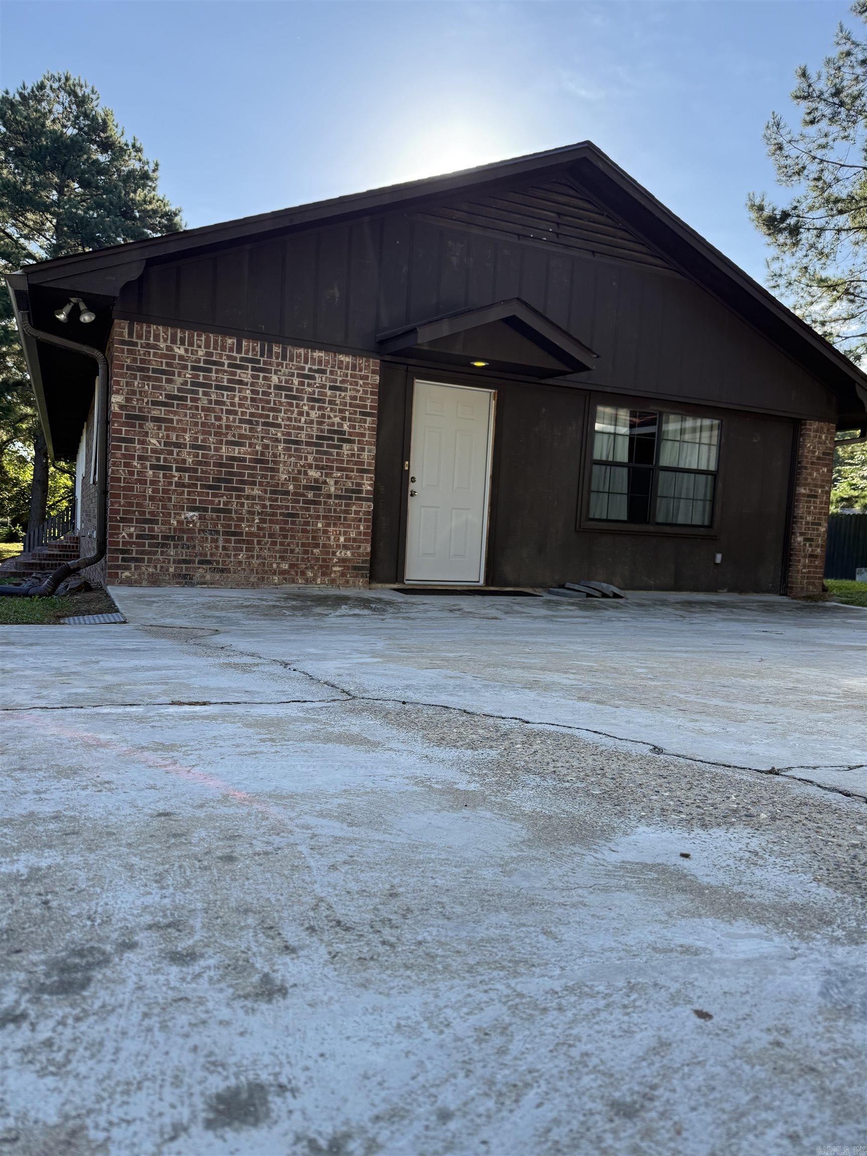 1113 W Sunset  Nashville, AR