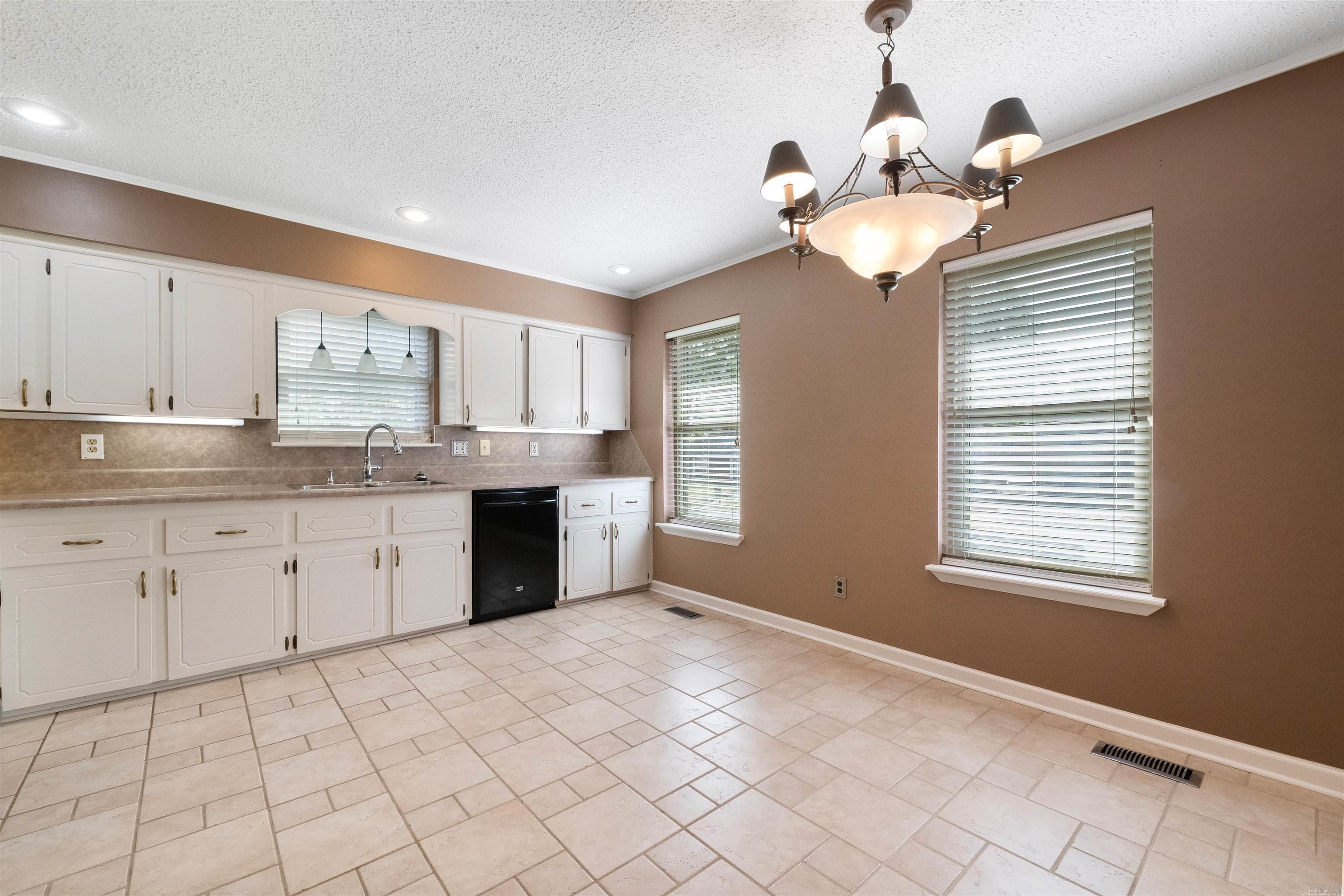 6 Ridgewell Ct  Sherwood, AR