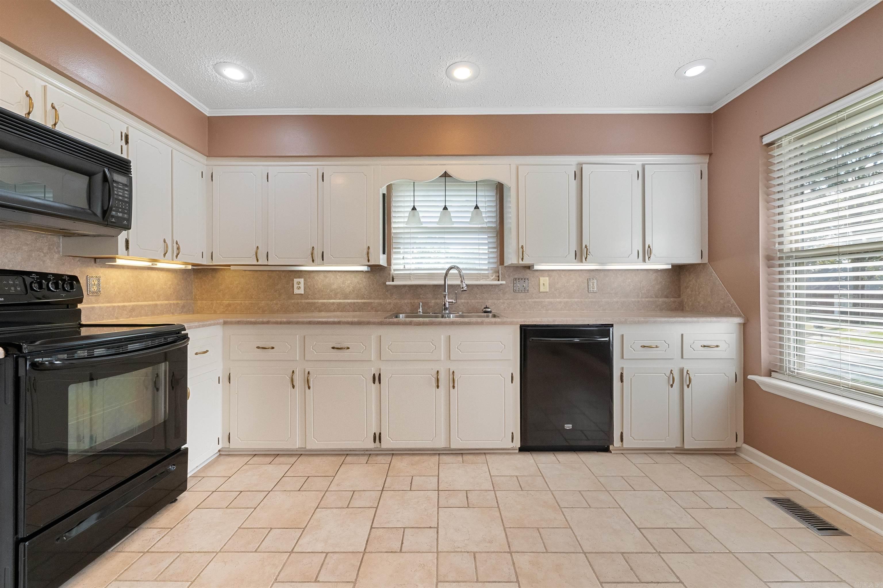 6 Ridgewell Ct  Sherwood, AR