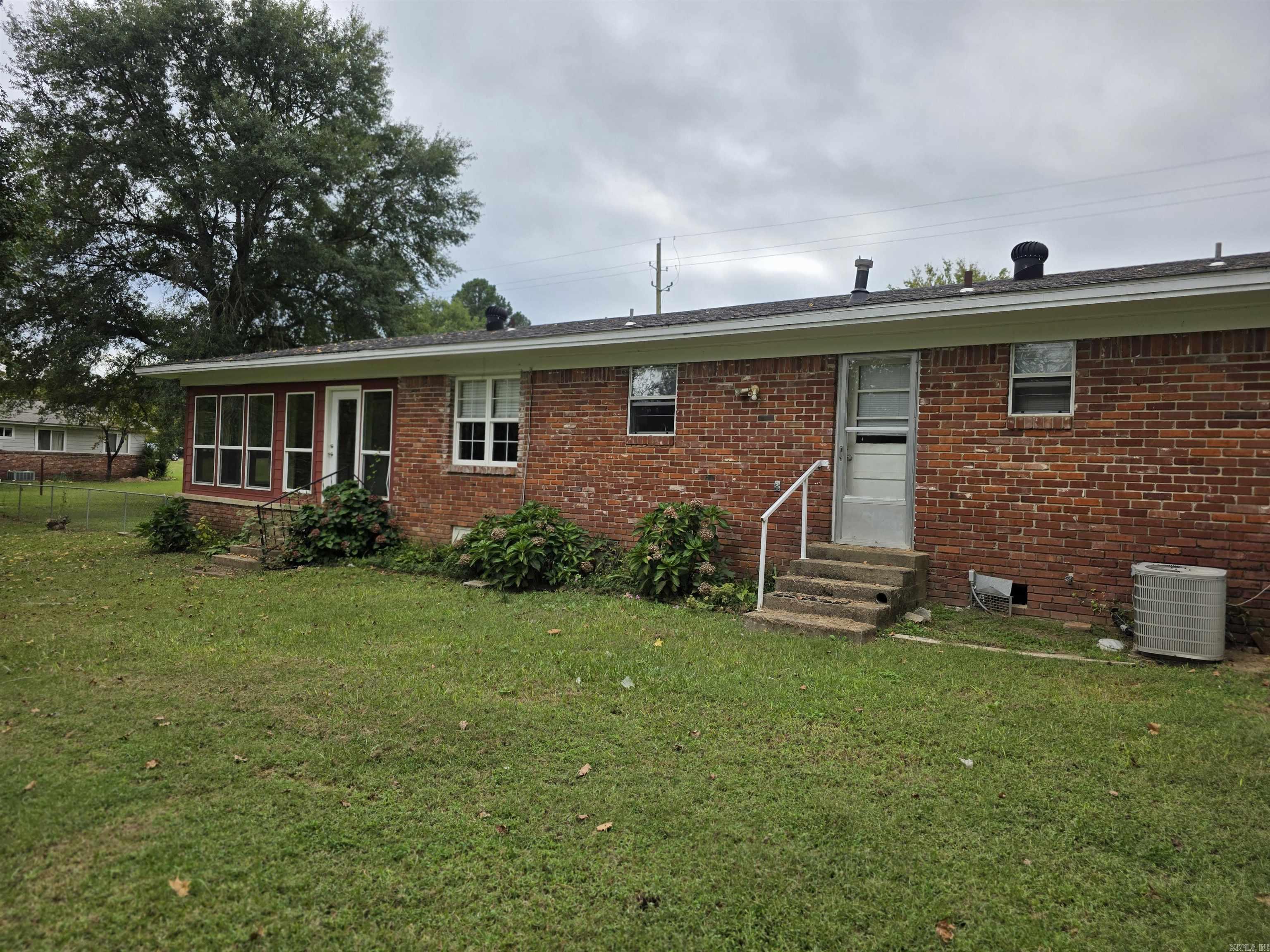 1100 Reine  Mena, AR