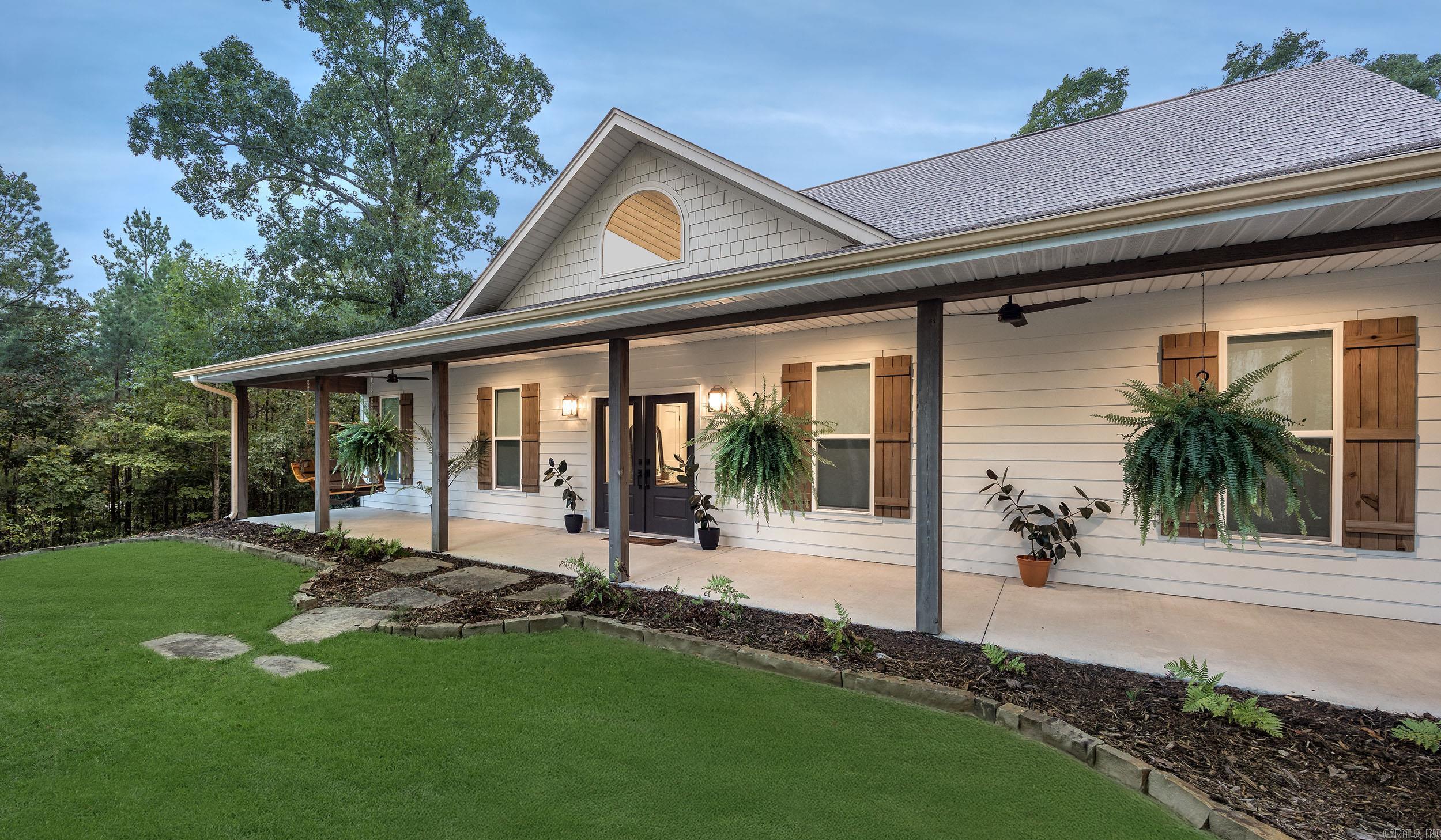 225 Red Hawk  Paron, AR