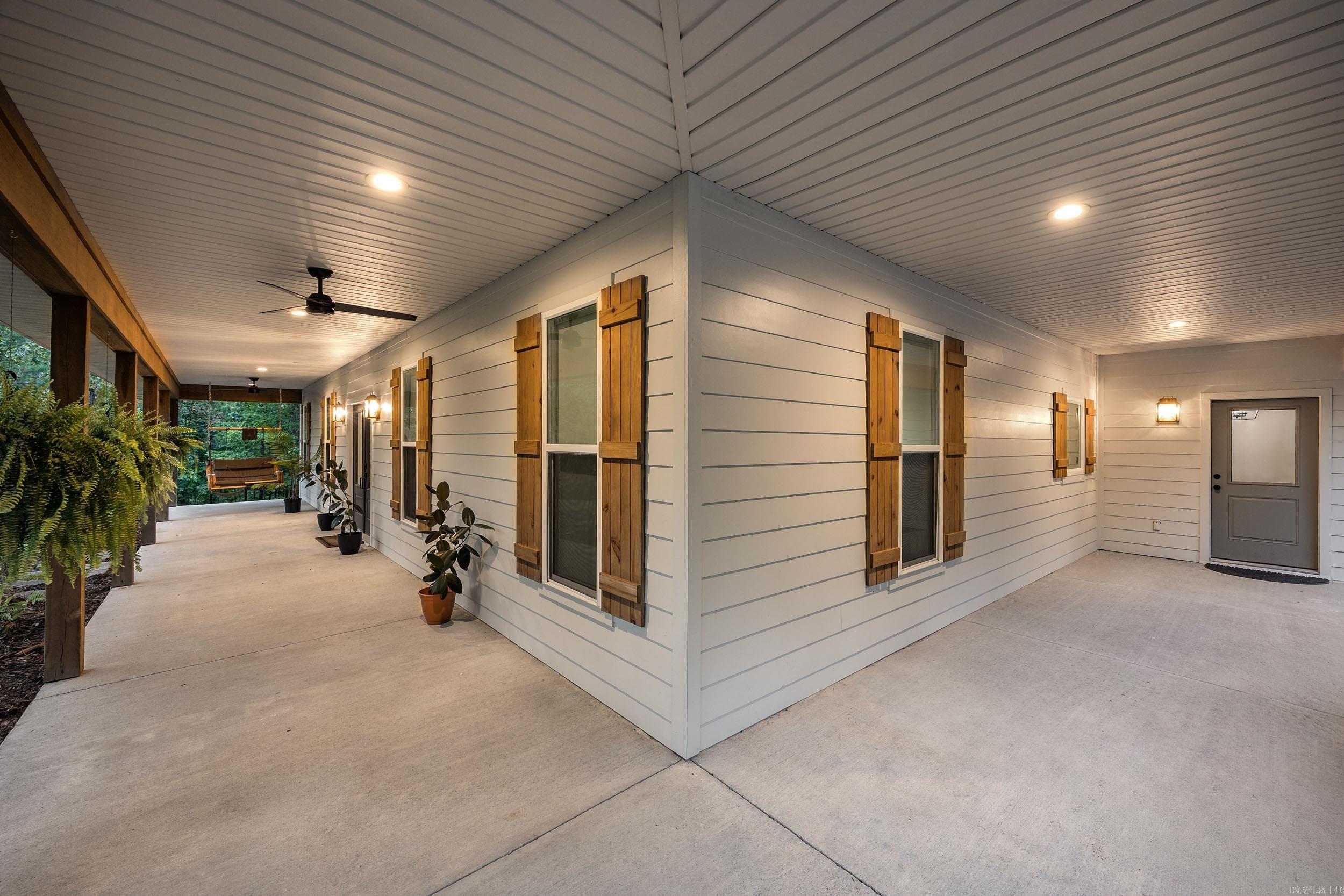 225 Red Hawk  Paron, AR