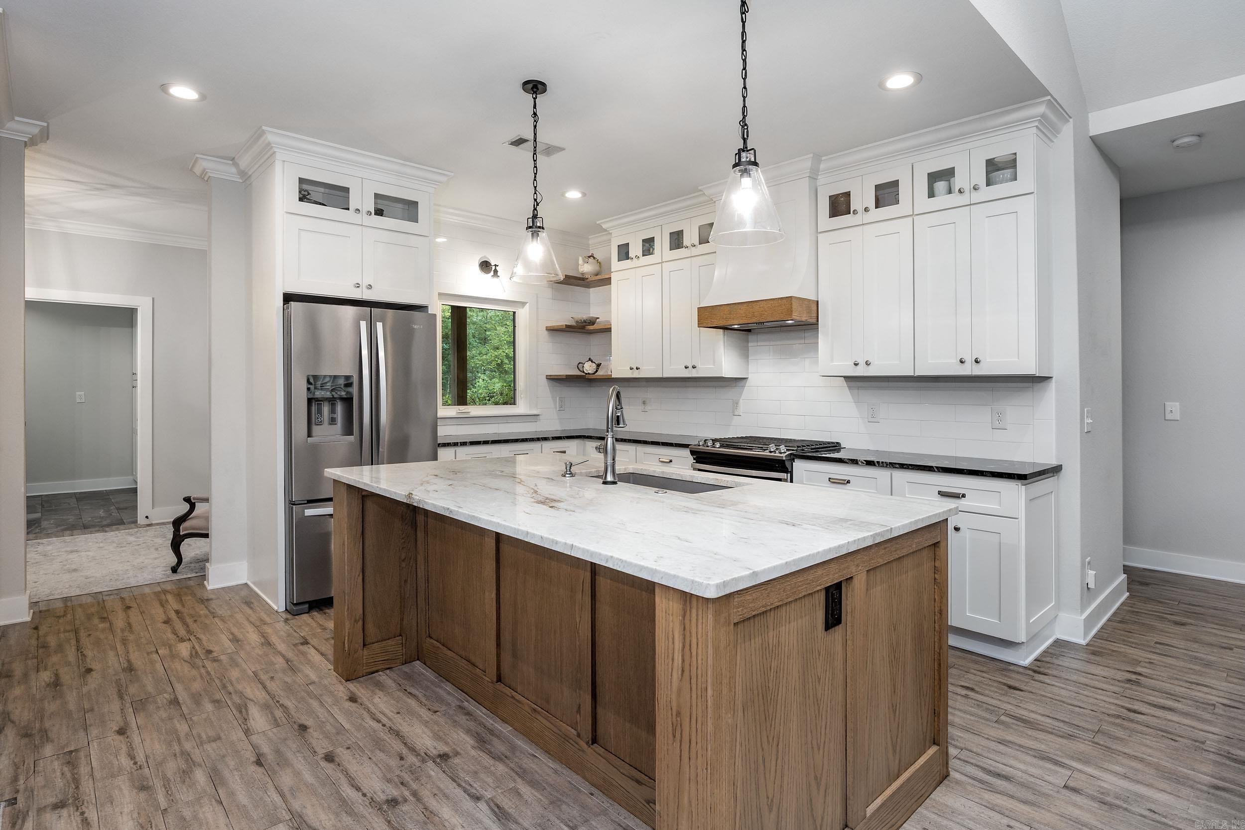 225 Red Hawk  Paron, AR
