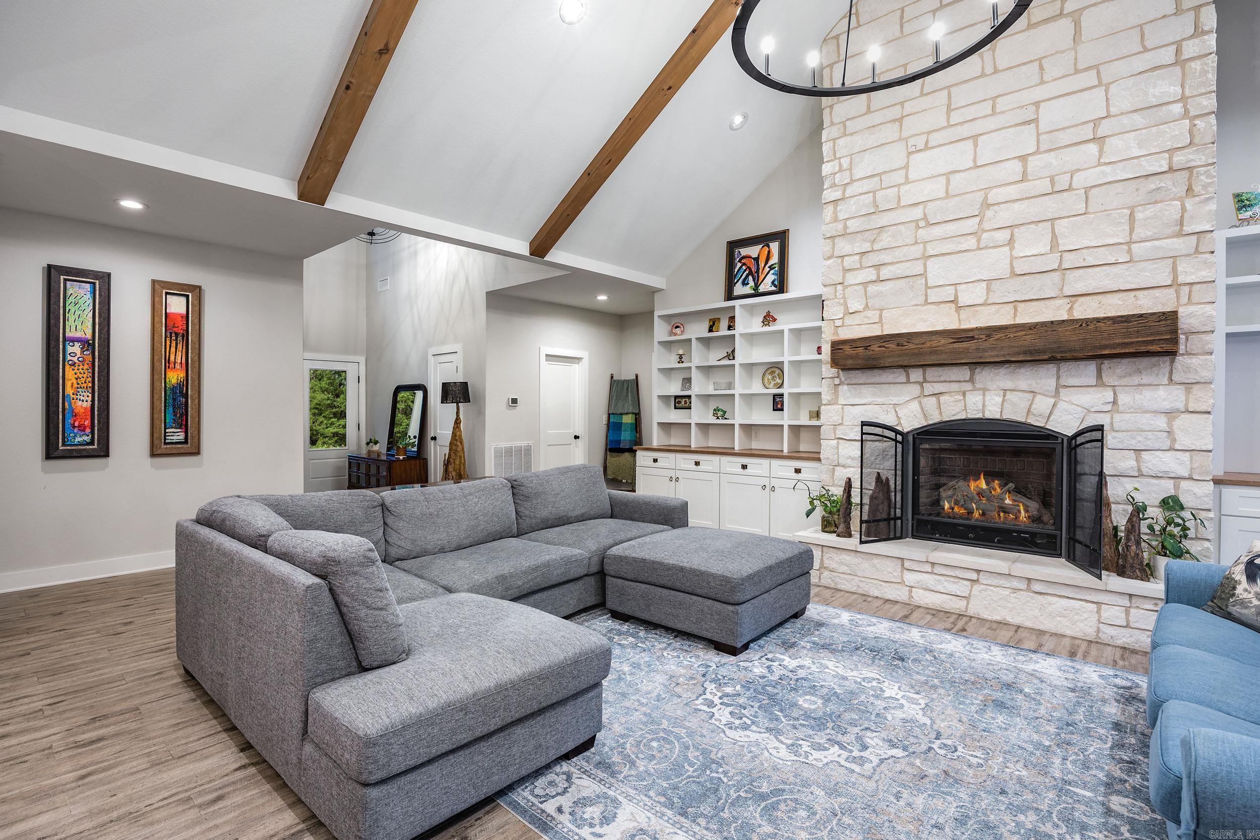 225 Red Hawk  Paron, AR
