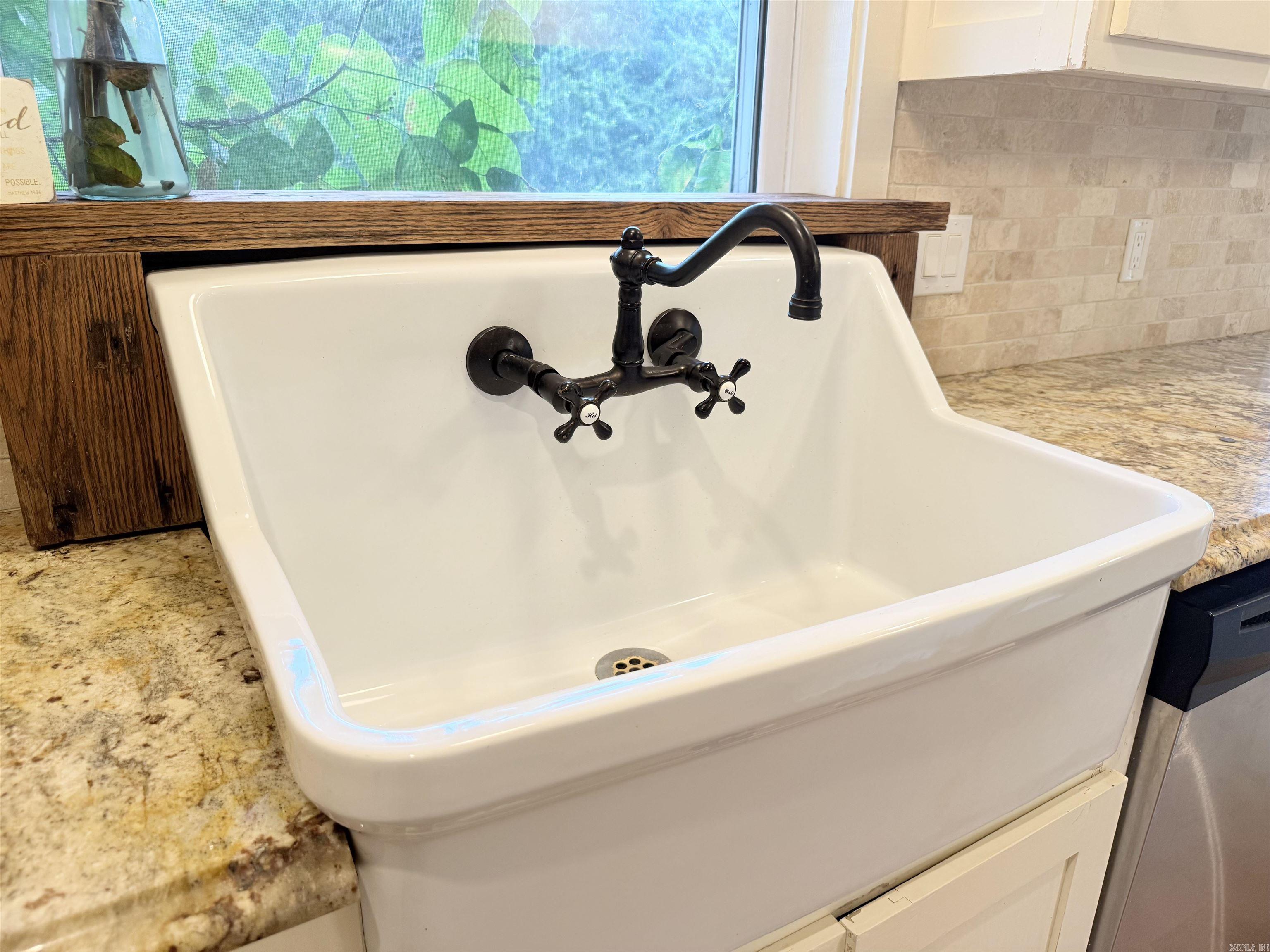 1141 Walnut Valley  Hot Springs, AR
