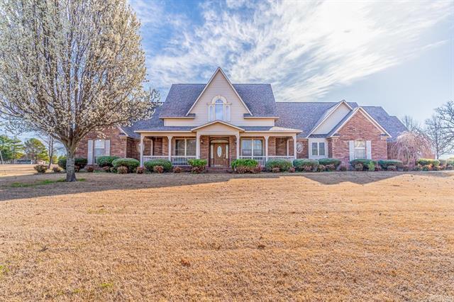 1300 N Locust  Newark, AR