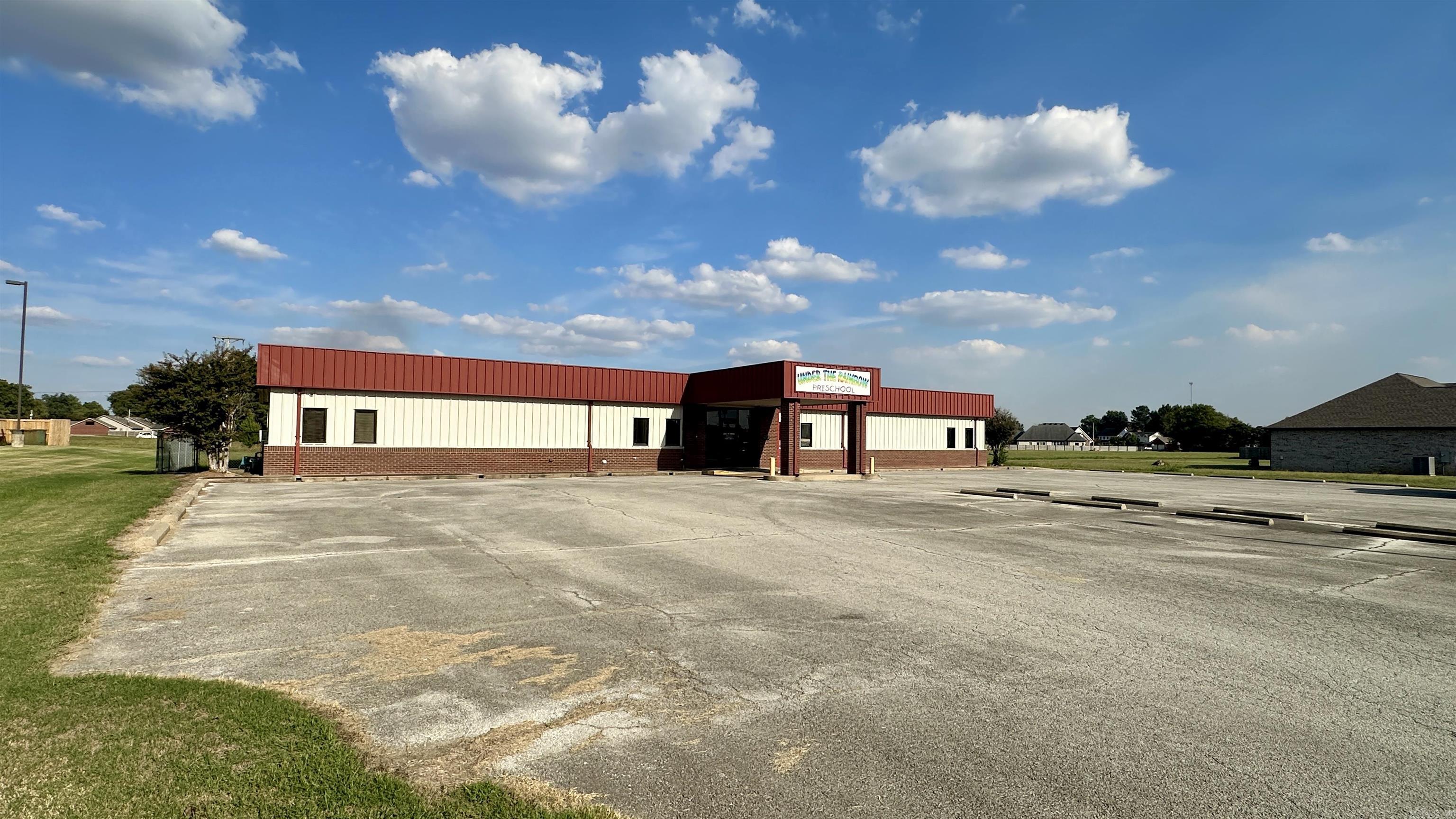 204 Olivia Dr.  Newport, AR