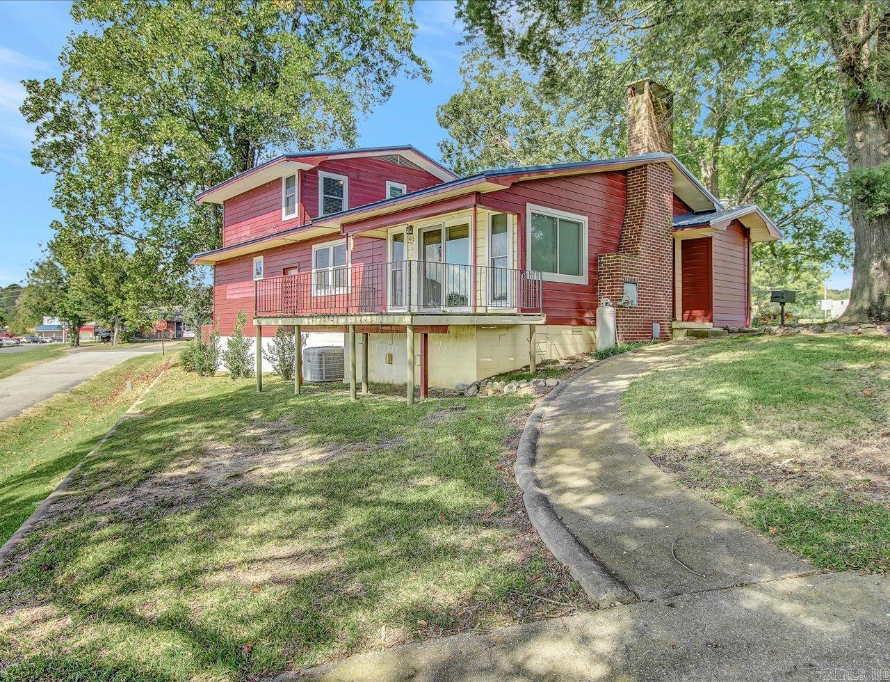 1013 Lakeside Drive
