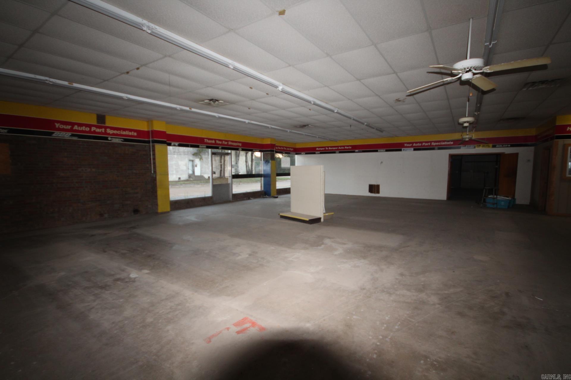 120 E Howard  Nashville, AR