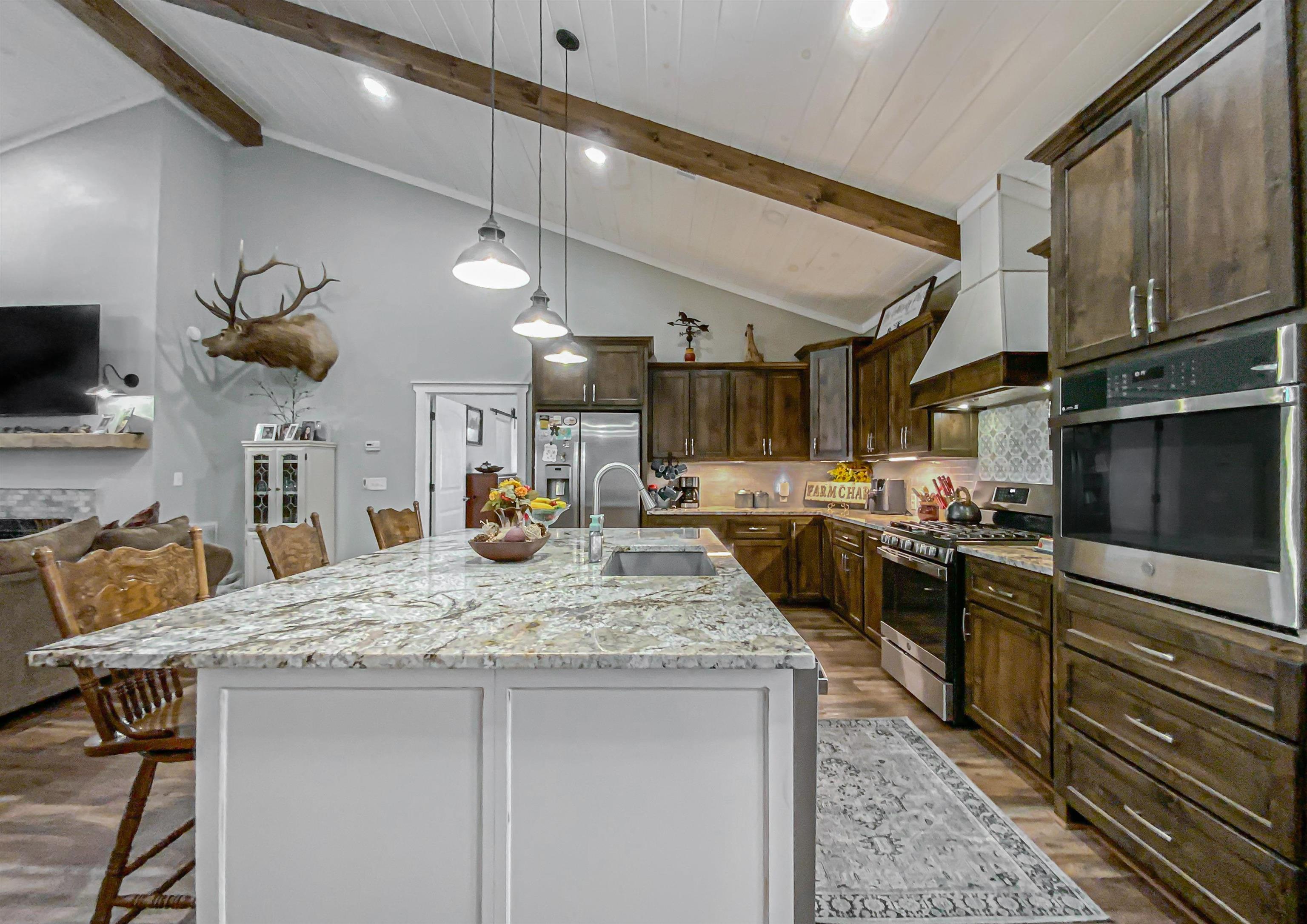 1957 Rockwood Rd  Viola, AR