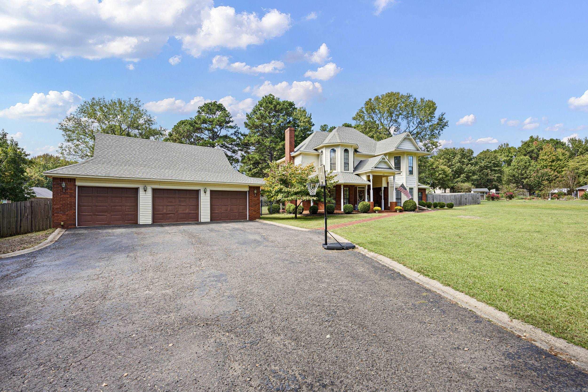 236 Meadow  Russellville, AR