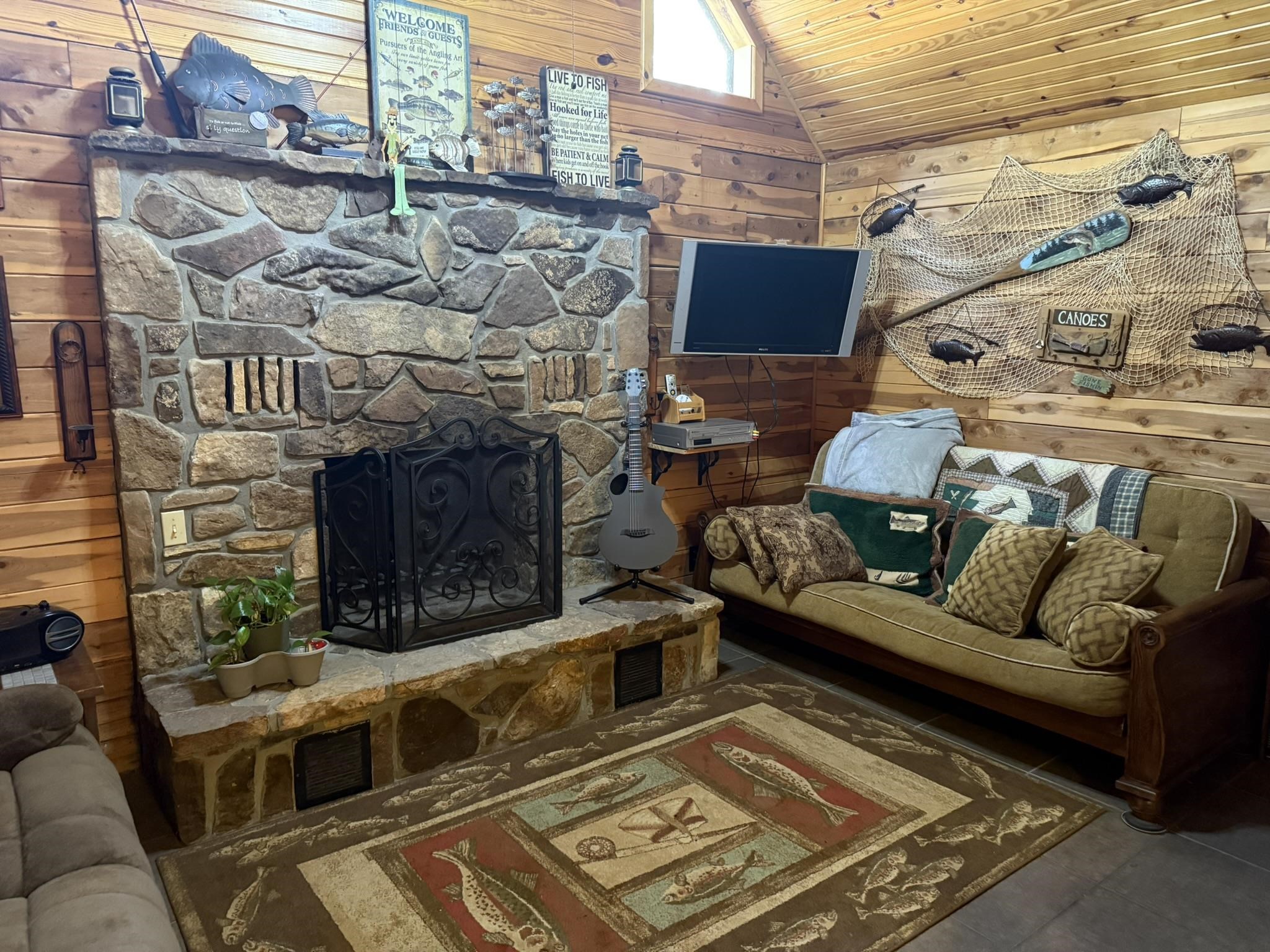 702 Old Dolph Road Calico Rock, AR 72519