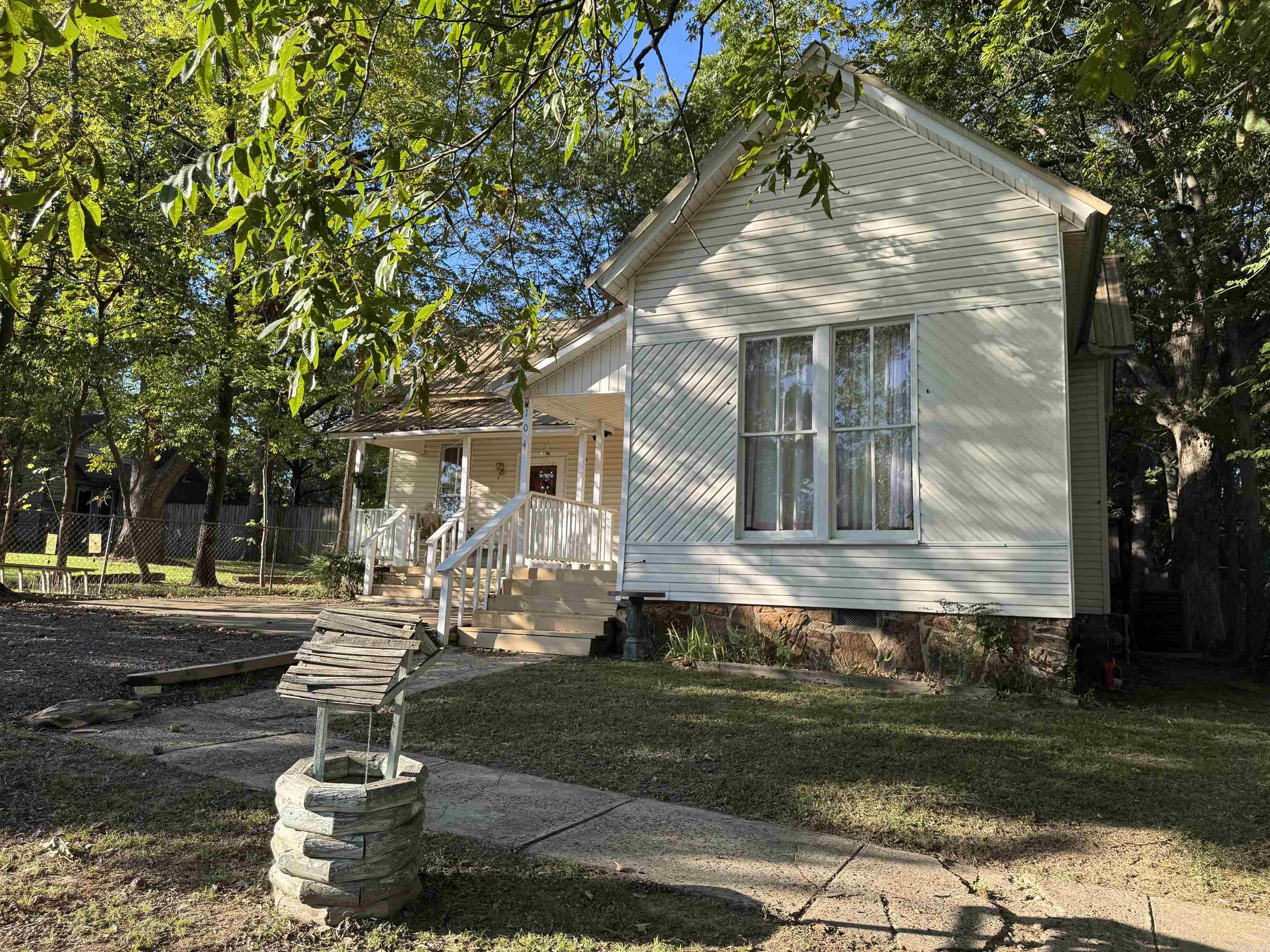 104 W Spring  Heber Springs, AR