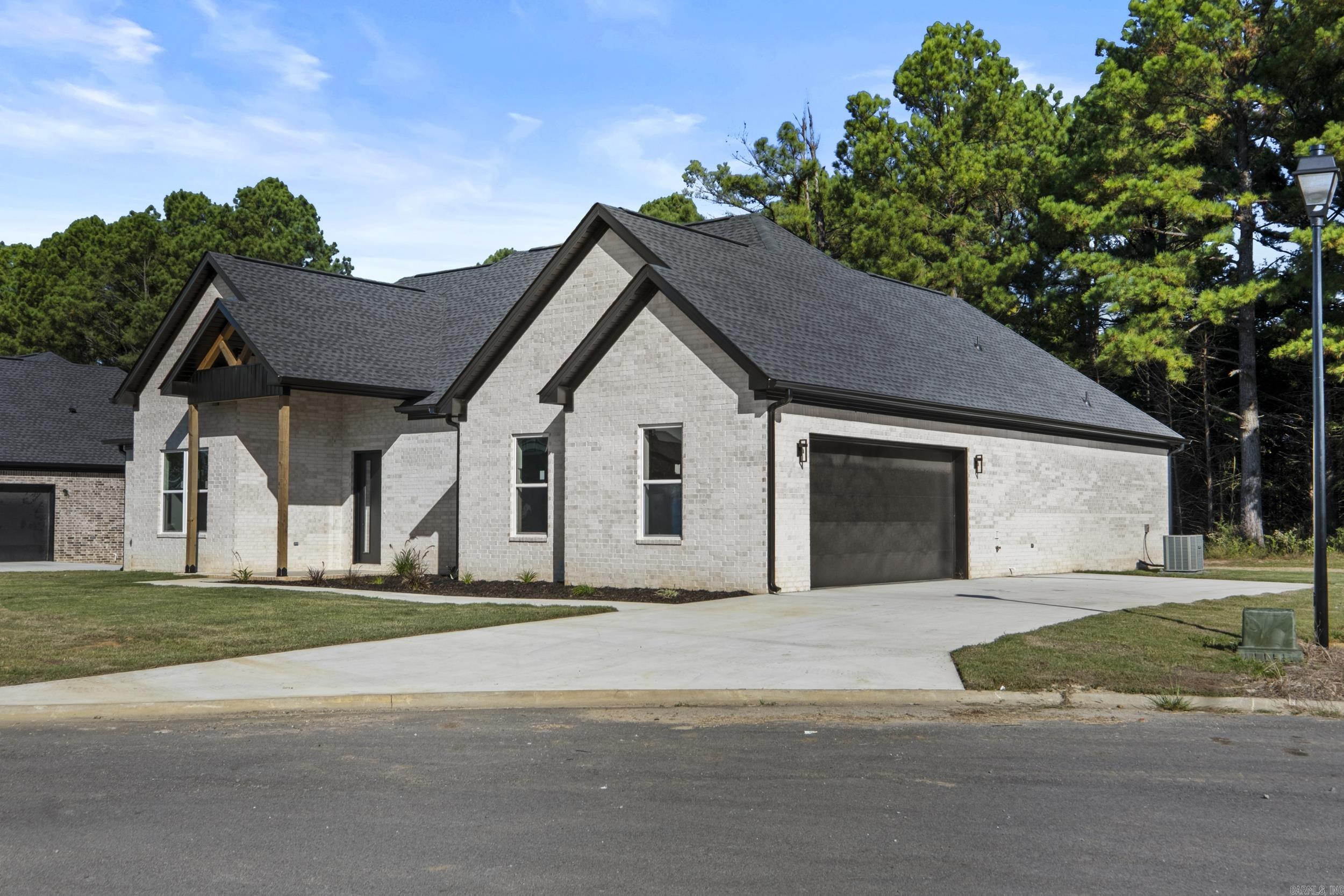 1706 Seattle Slew  Searcy, AR