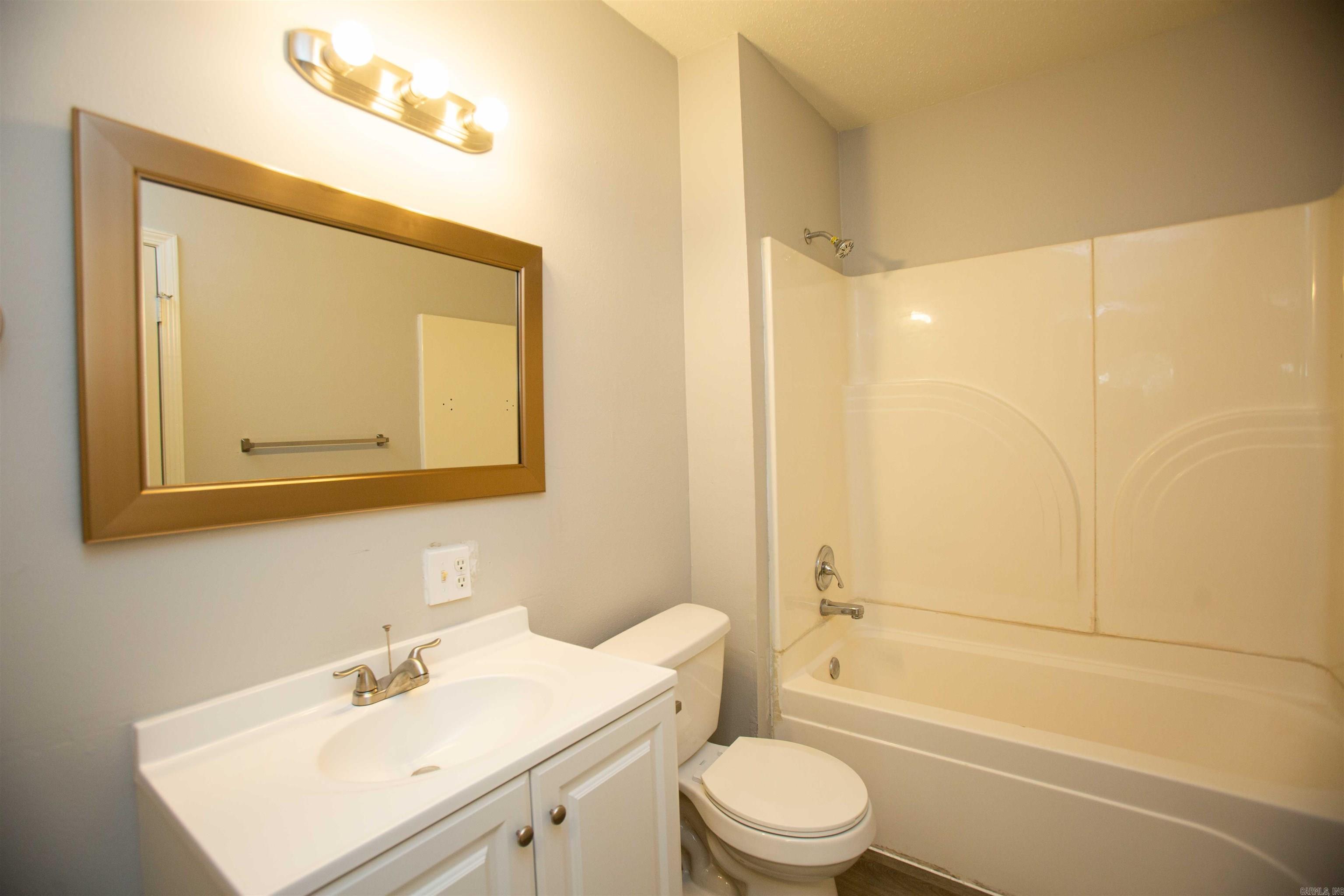 2123 Bragg  Little Rock, AR