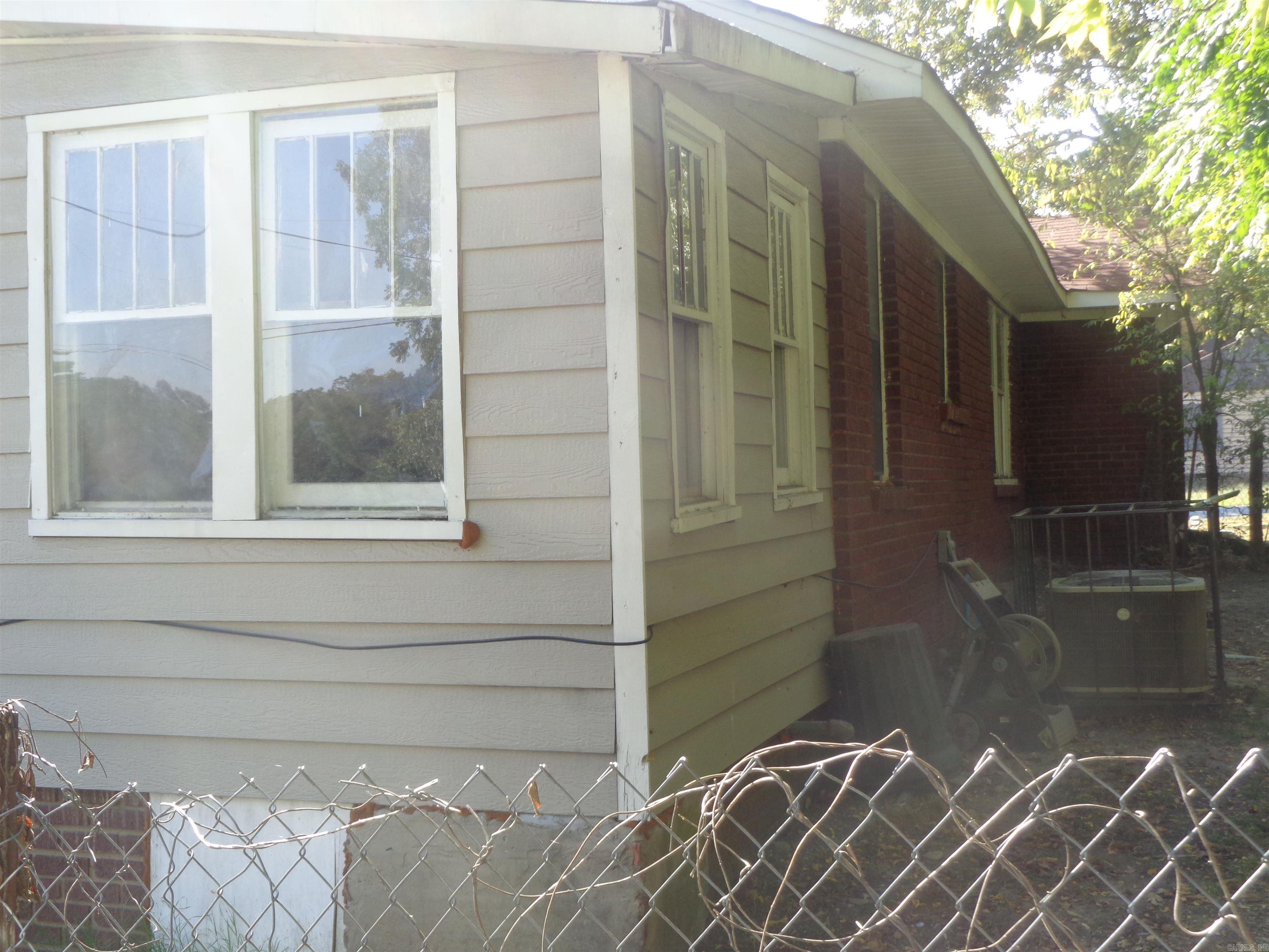 2123 Bragg  Little Rock, AR