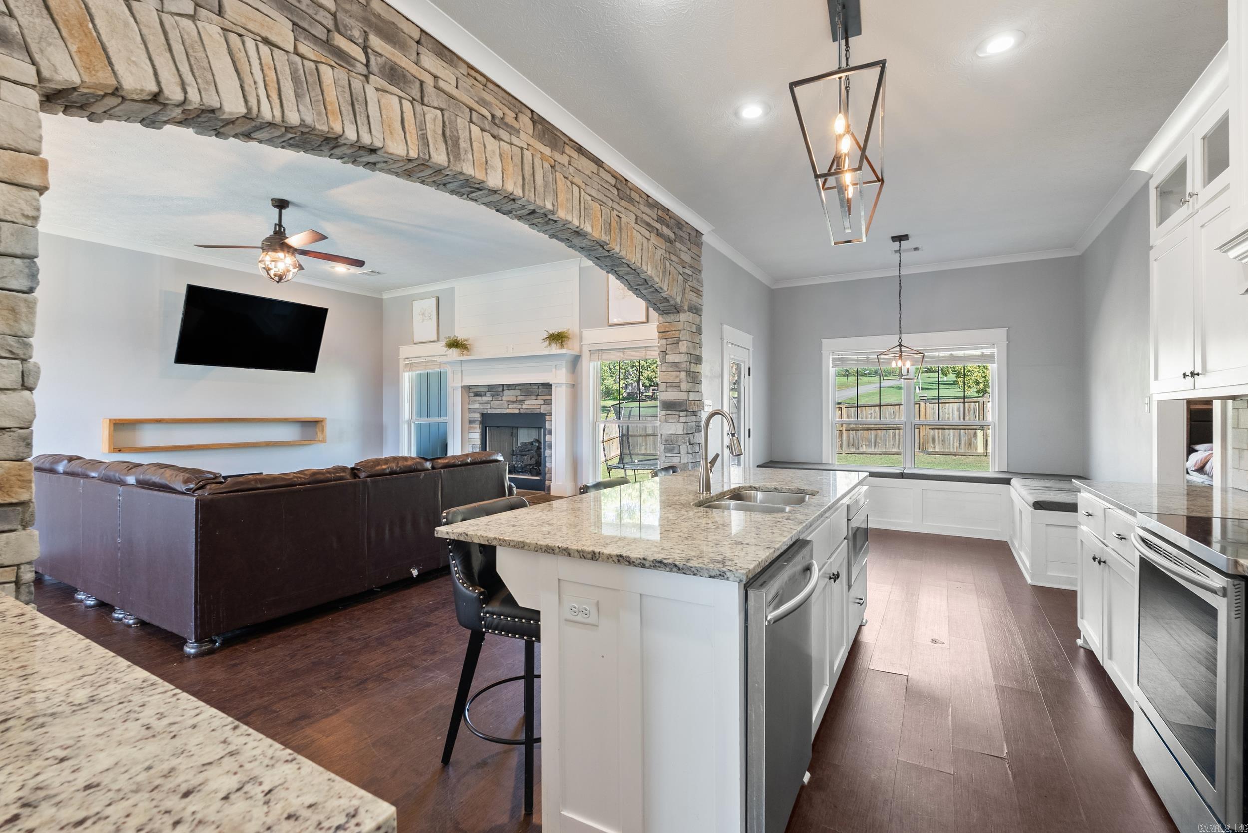 9 Castlepines  Greenbrier, AR