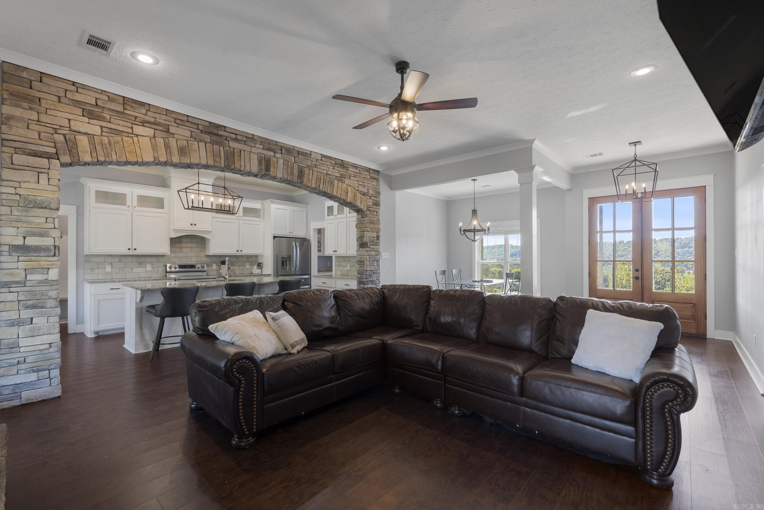 9 Castlepines  Greenbrier, AR