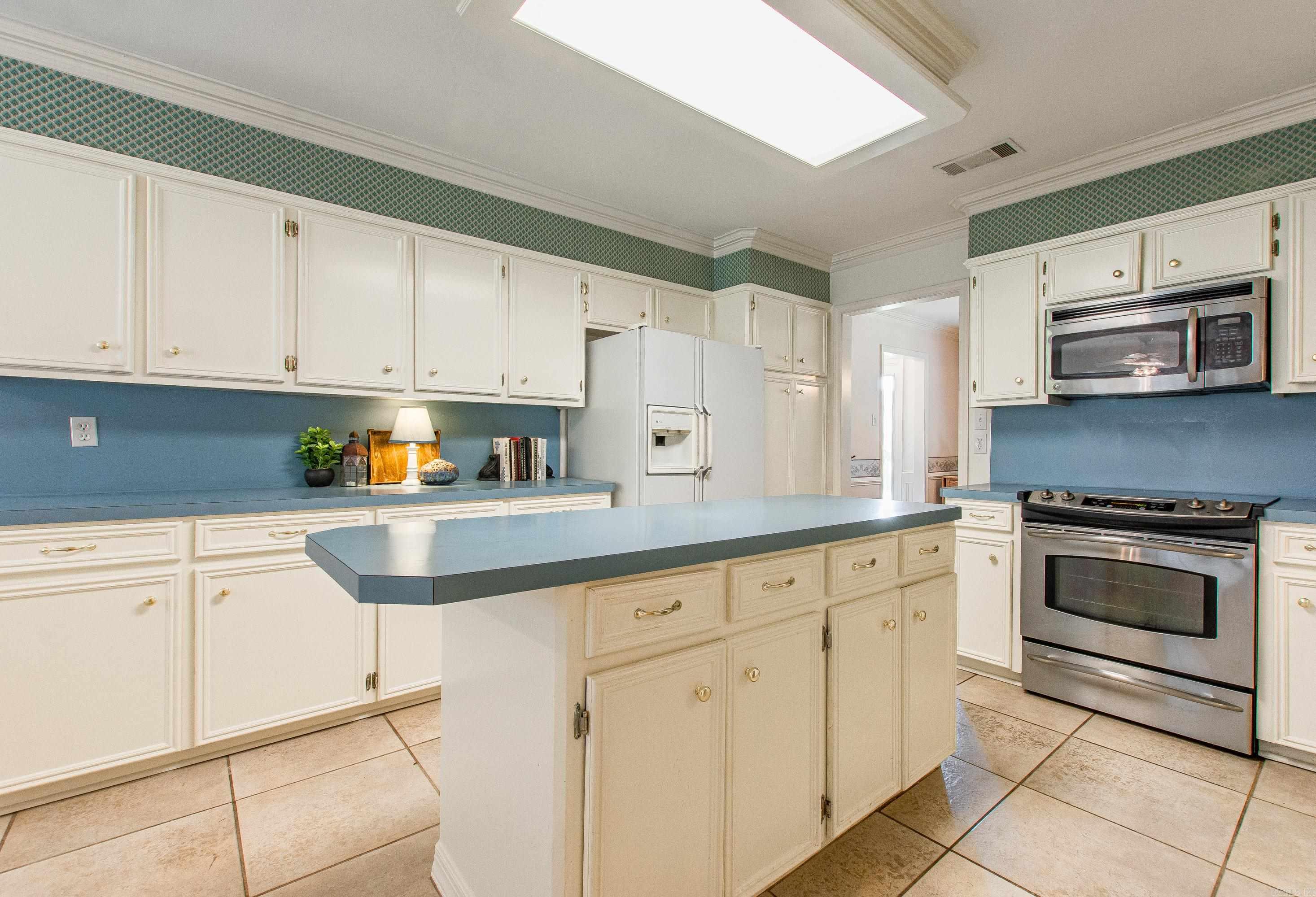 4521 Old Oak Dr  Little Rock, AR