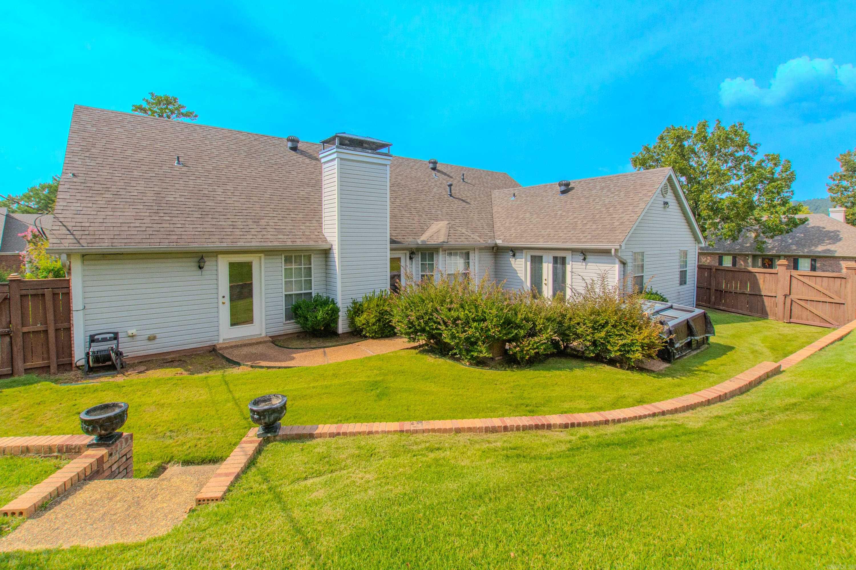 4521 Old Oak Dr  Little Rock, AR