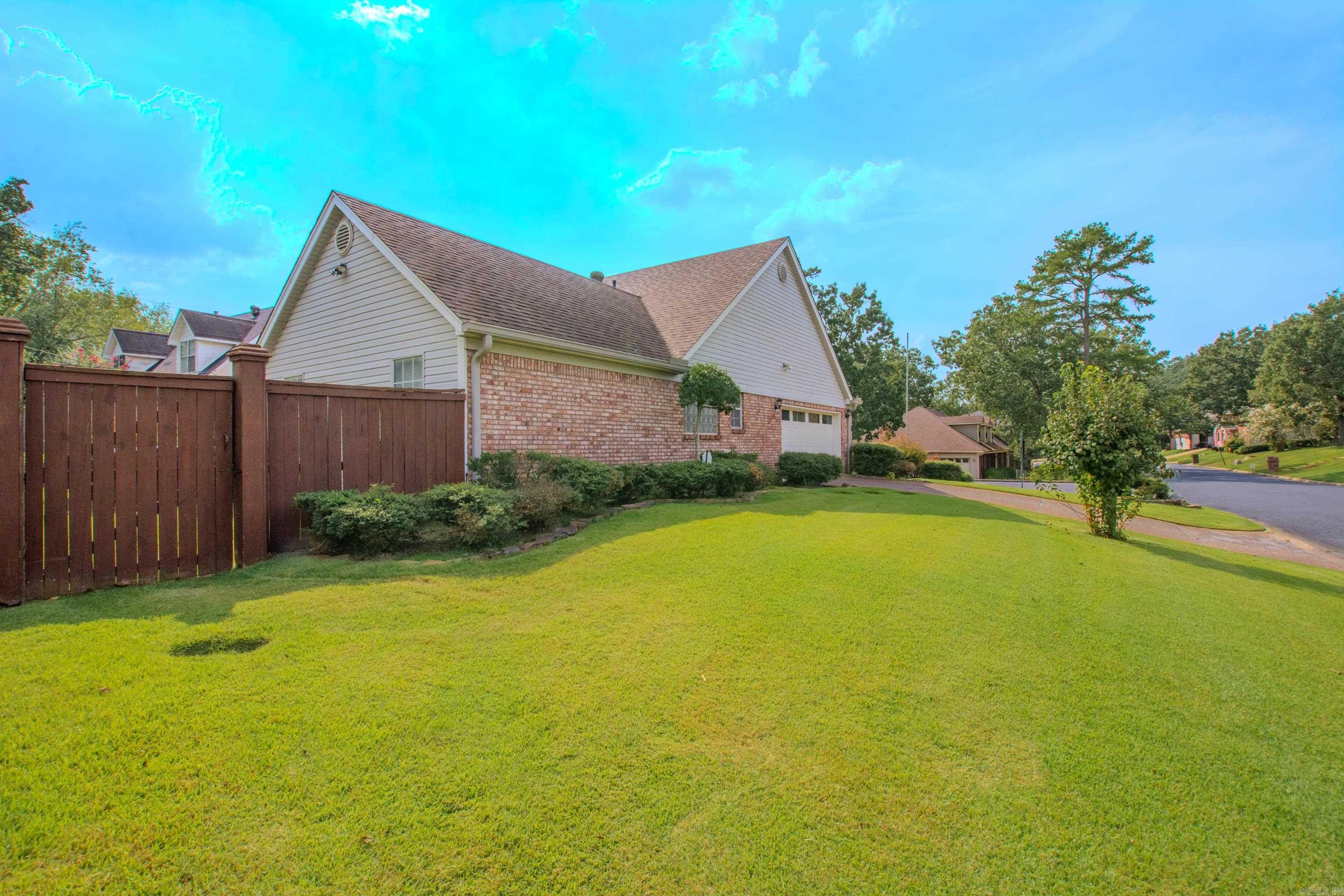 4521 Old Oak Dr  Little Rock, AR
