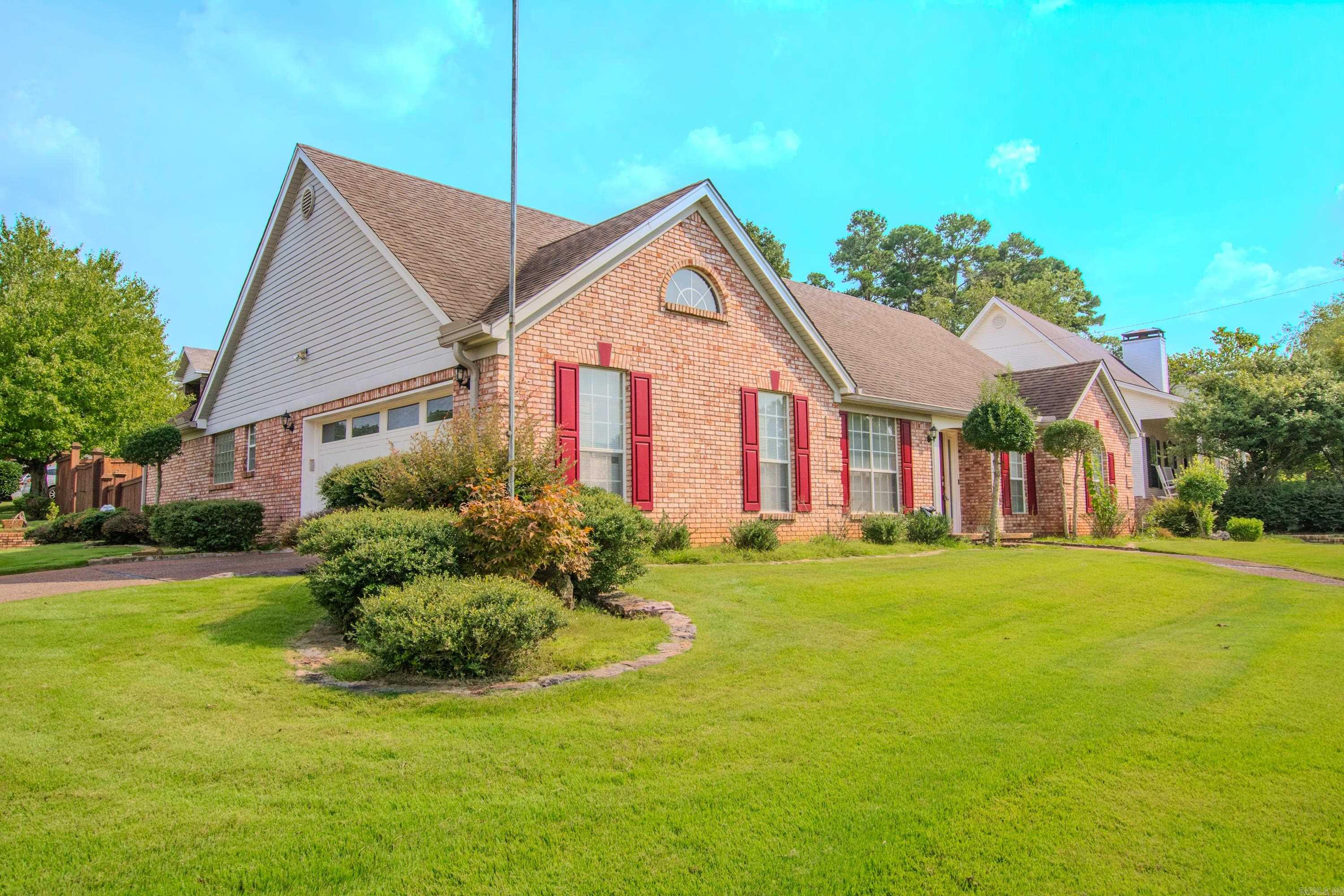 4521 Old Oak Dr  Little Rock, AR